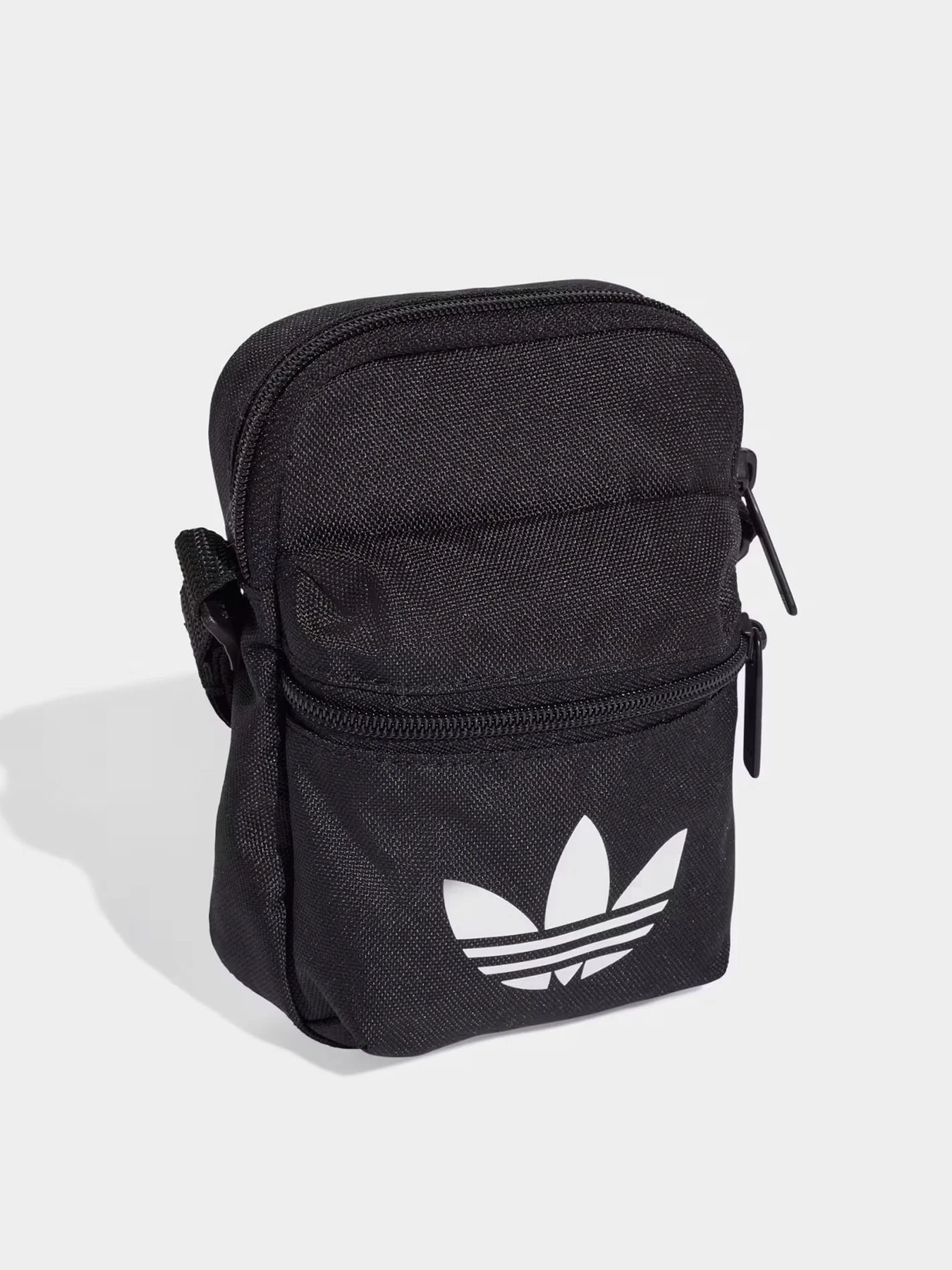 Сумки Adidas ADICOLOR CLASSIC FESTIVAL модель JX0227 Сумки Adidas ADICOLOR CLASSIC FESTIVAL модель JX0227 Фото