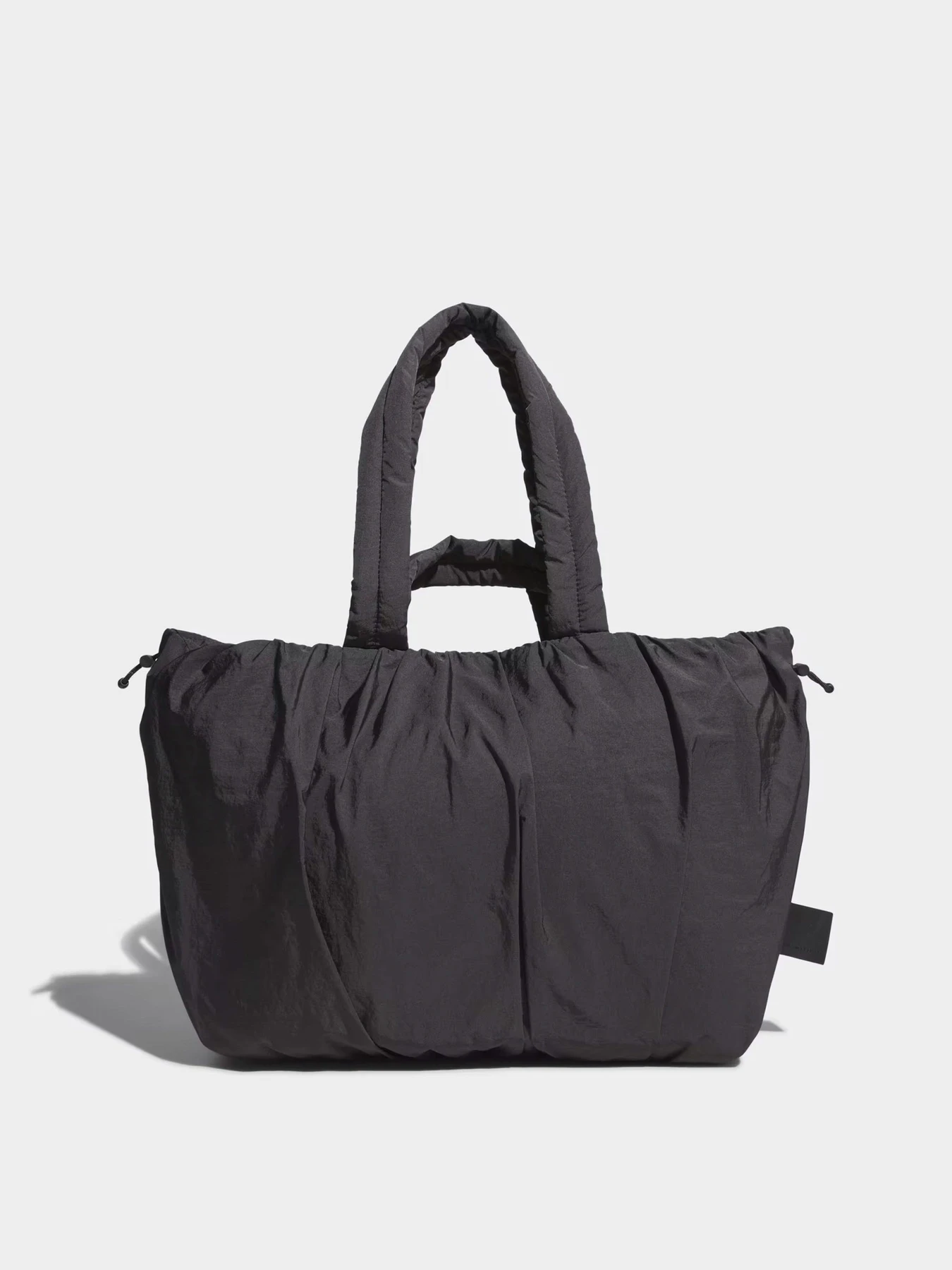 Сумки Adidas "MUST HAVES TOTE
" модель JZ2141 Сумки Adidas "MUST HAVES TOTE
" модель JZ2141 Фото