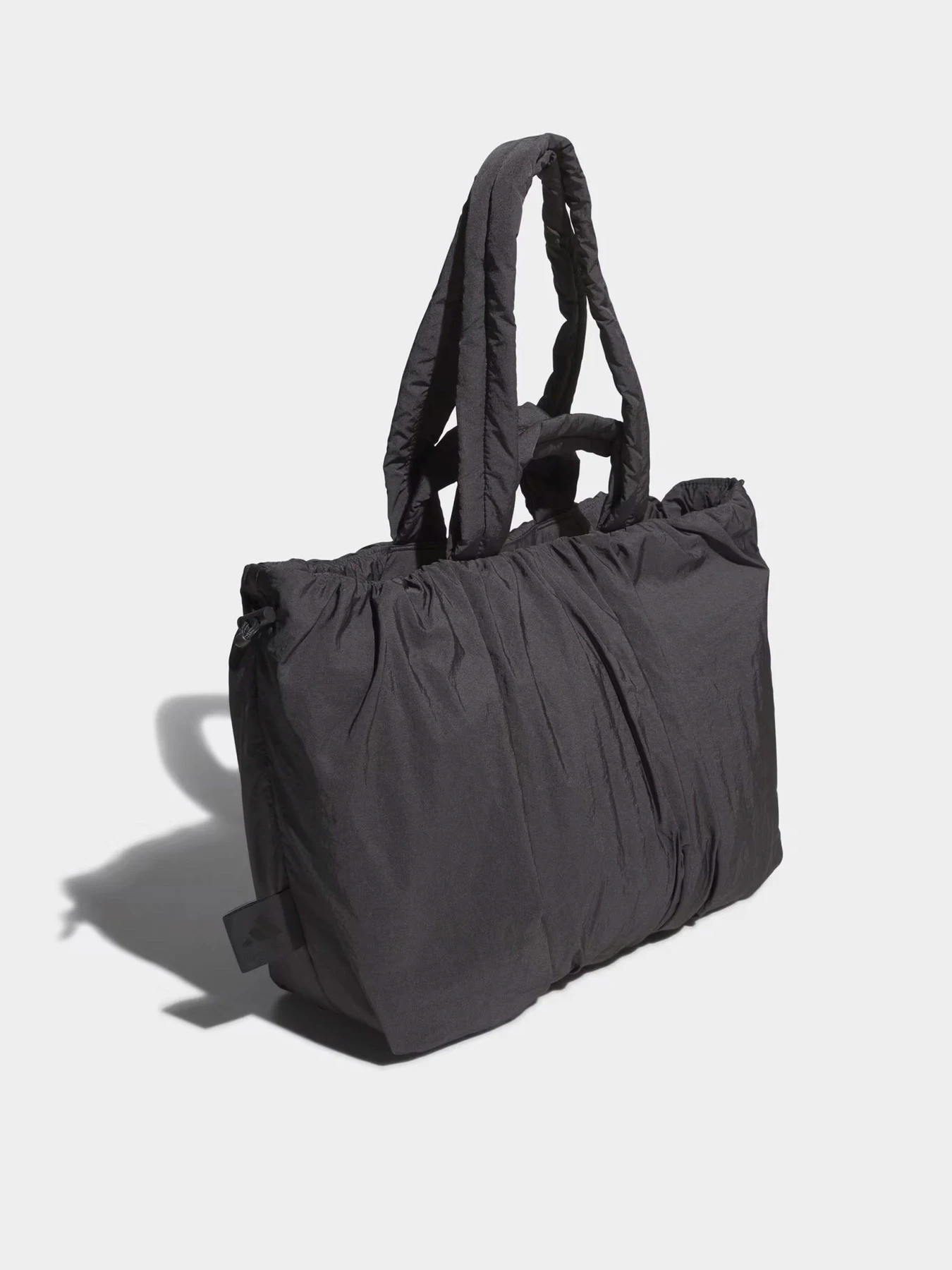Сумки Adidas "MUST HAVES TOTE
" модель JZ2141 Сумки Adidas "MUST HAVES TOTE
" модель JZ2141 Фото