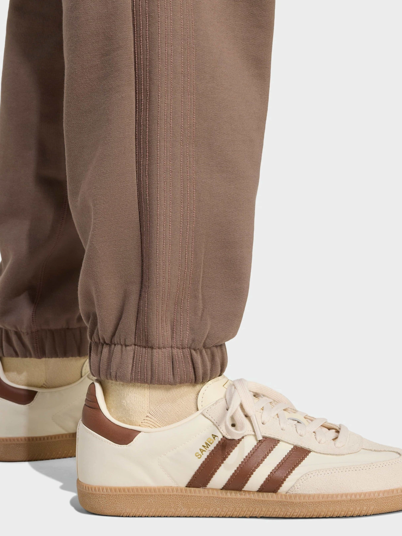 Брюки Adidas ESS модель JW1048 Фото