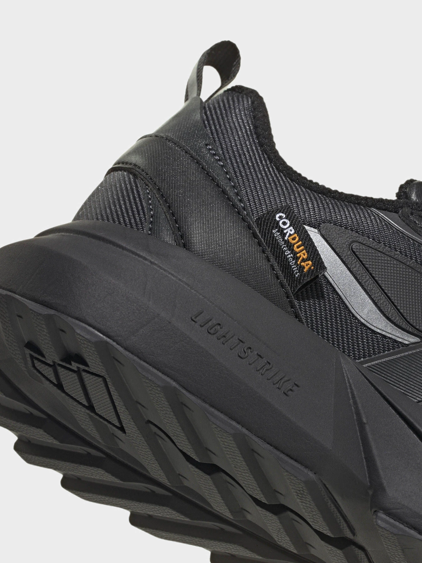 Кроссовки Adidas LIGHTBLAZE модель KI9137 Фото
