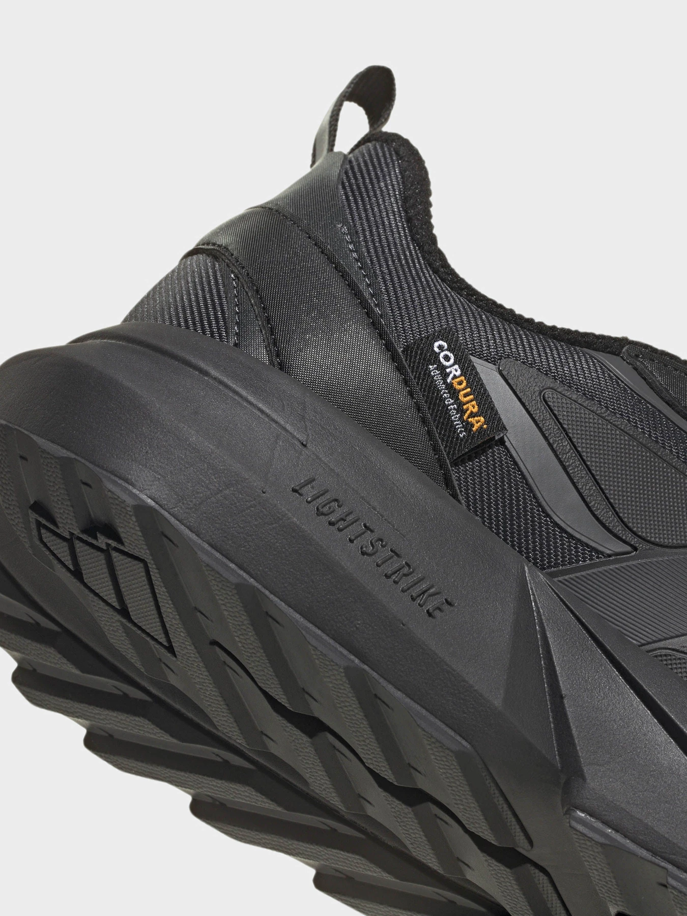 Кросівки Adidas LIGHTBLAZE модель KI9138 Кросівки Adidas LIGHTBLAZE модель KI9138 Фото