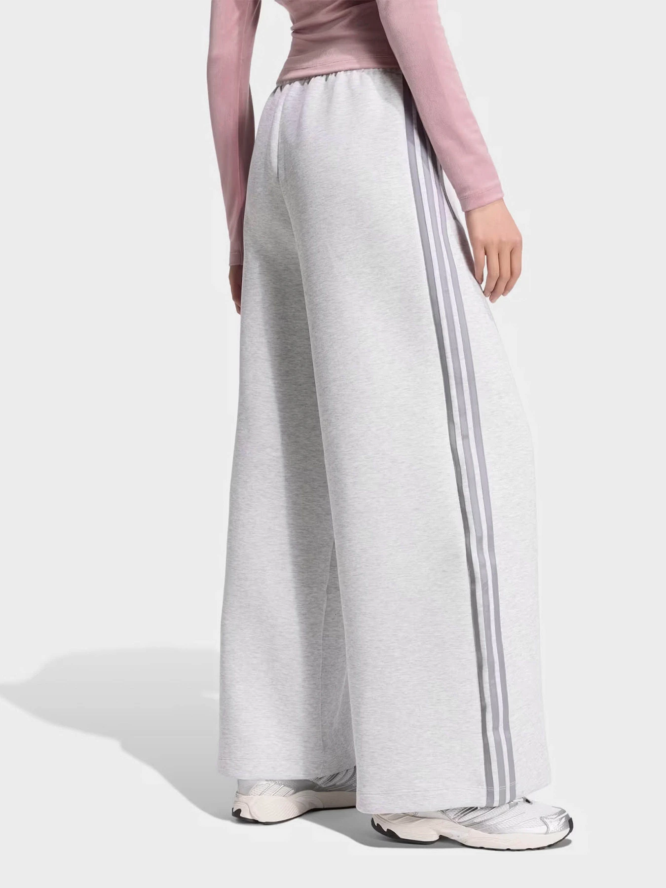 Брюки Adidas SPACER модель HY8044 Брюки Adidas SPACER модель HY8044 Фото