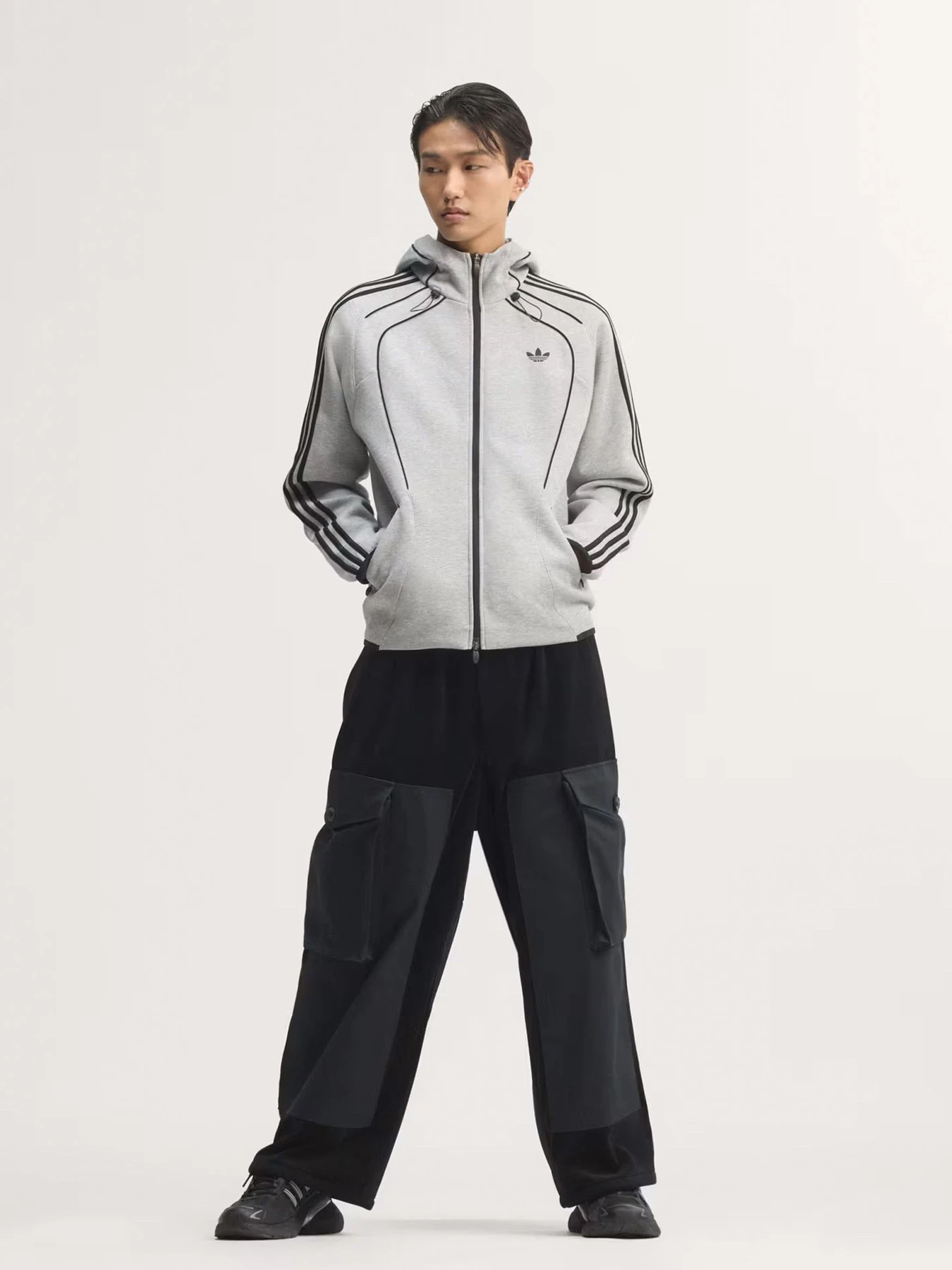 Худи и свитшоты Adidas SPACER модель KR7070 Фото