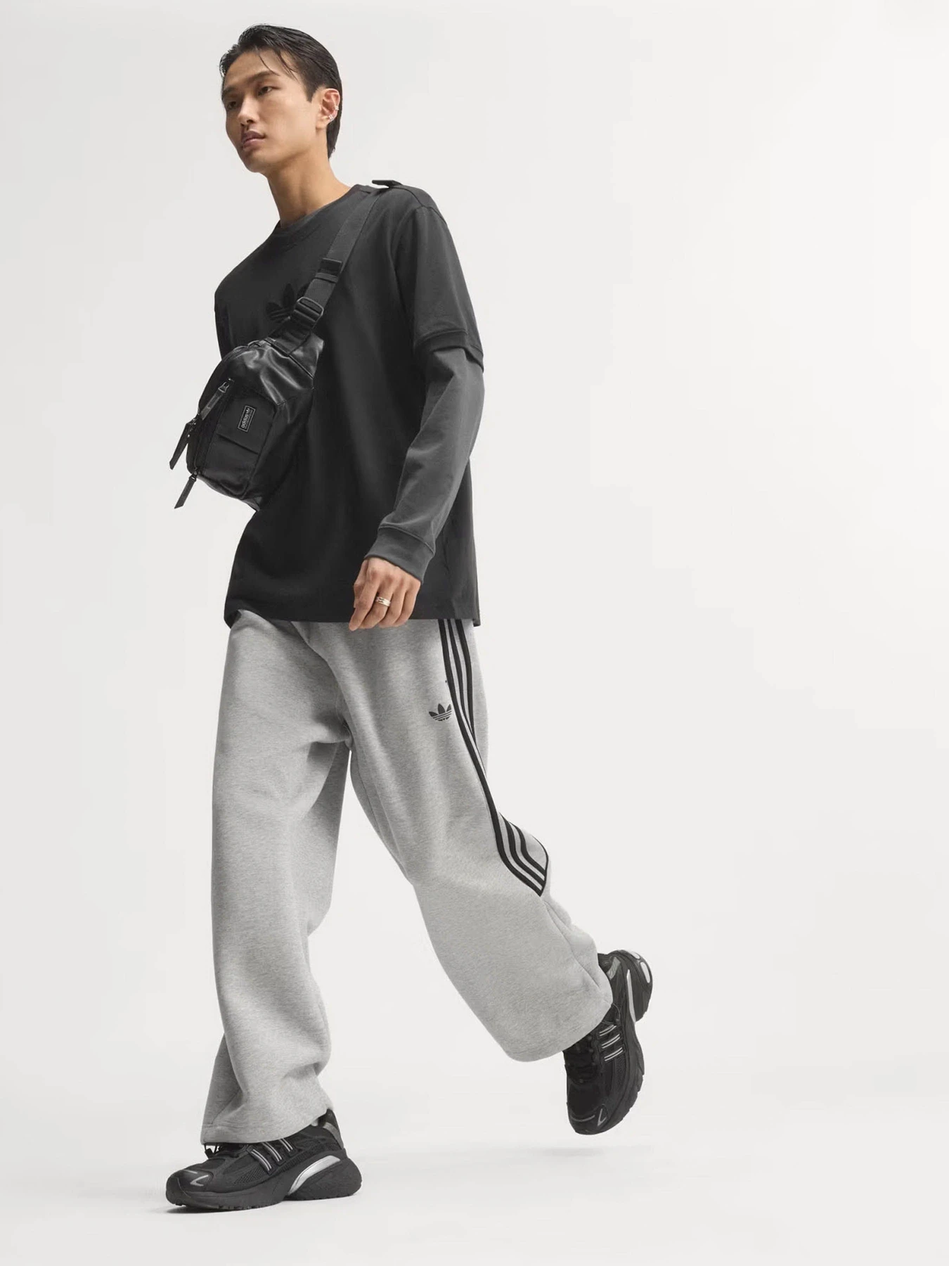 Брюки Adidas SPACER модель KR7073 Брюки Adidas SPACER модель KR7073 Фото
