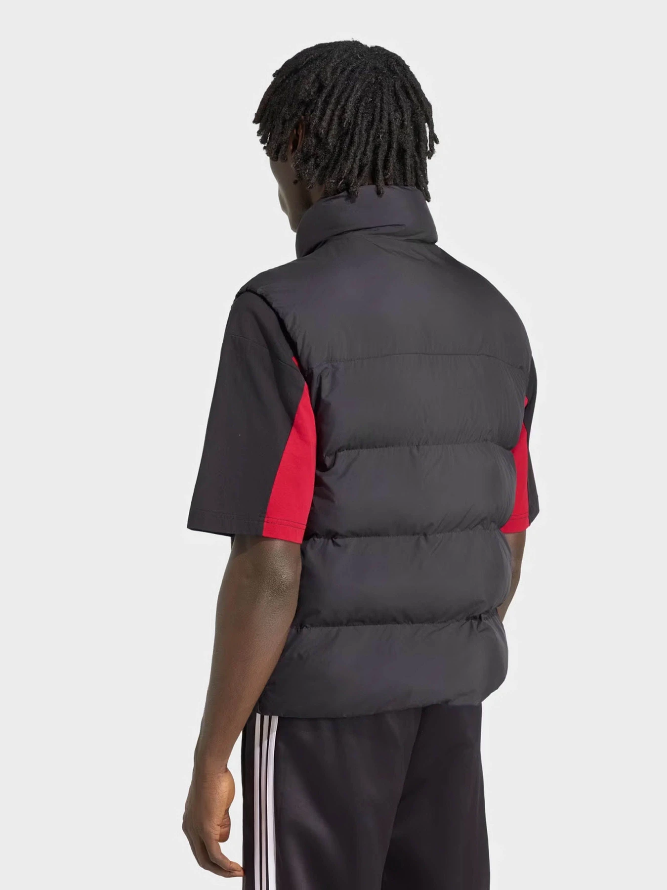 Куртки и дубленки Adidas REGEN модель KR7195 Куртки и дубленки Adidas REGEN модель KR7195 Фото
