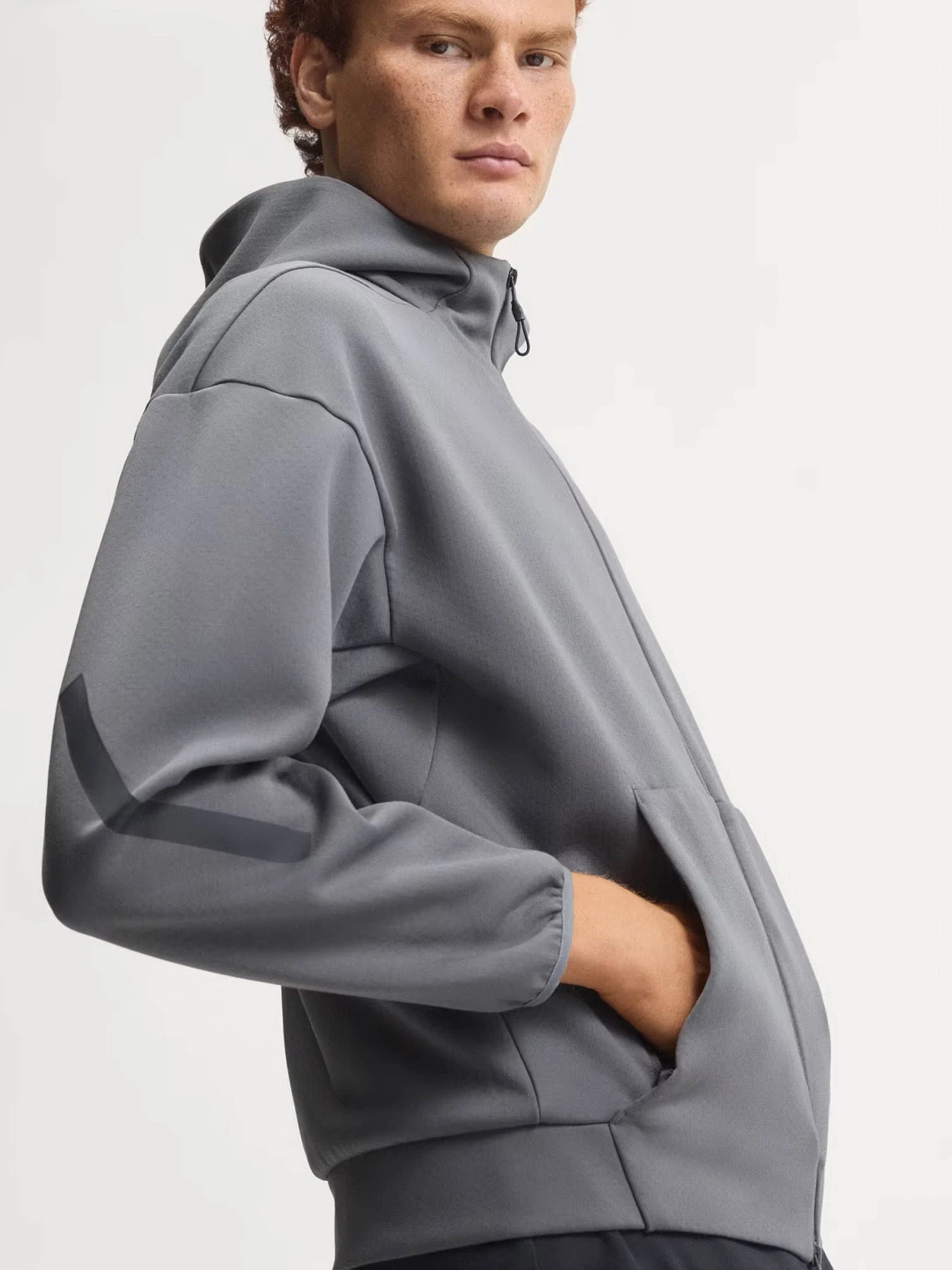Худі та світшоти Adidas Z.N.E. модель KX7689 Худі та світшоти Adidas Z.N.E. модель KX7689 Фото