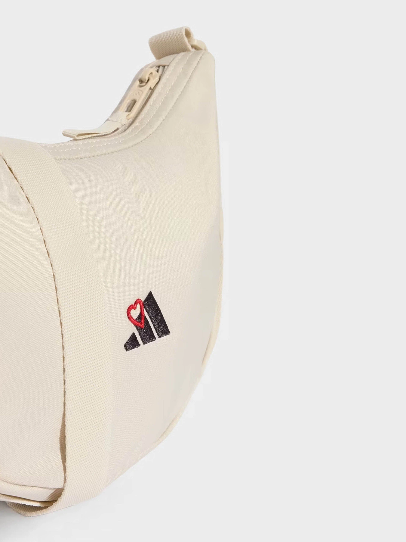 Сумки Adidas GRAPHIC POUCH 2,3L модель KQ5970 Фото