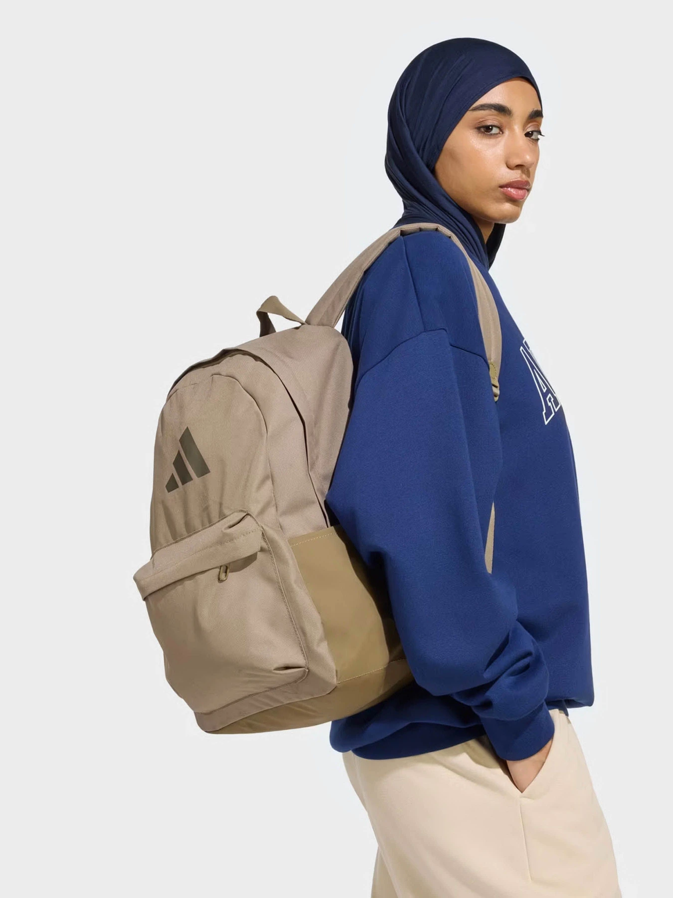 Рюкзаки Adidas CLASSIC LOGO 27,5L модель KQ6742 Фото