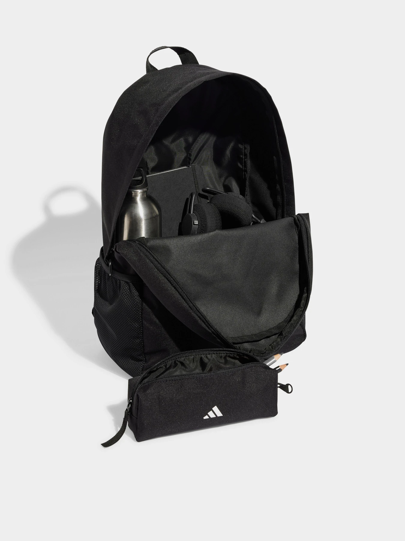 Рюкзаки Adidas CLSC PCASE BP 23,25 L модель JI8081 Рюкзаки Adidas CLSC PCASE BP 23,25 L модель JI8081 Фото