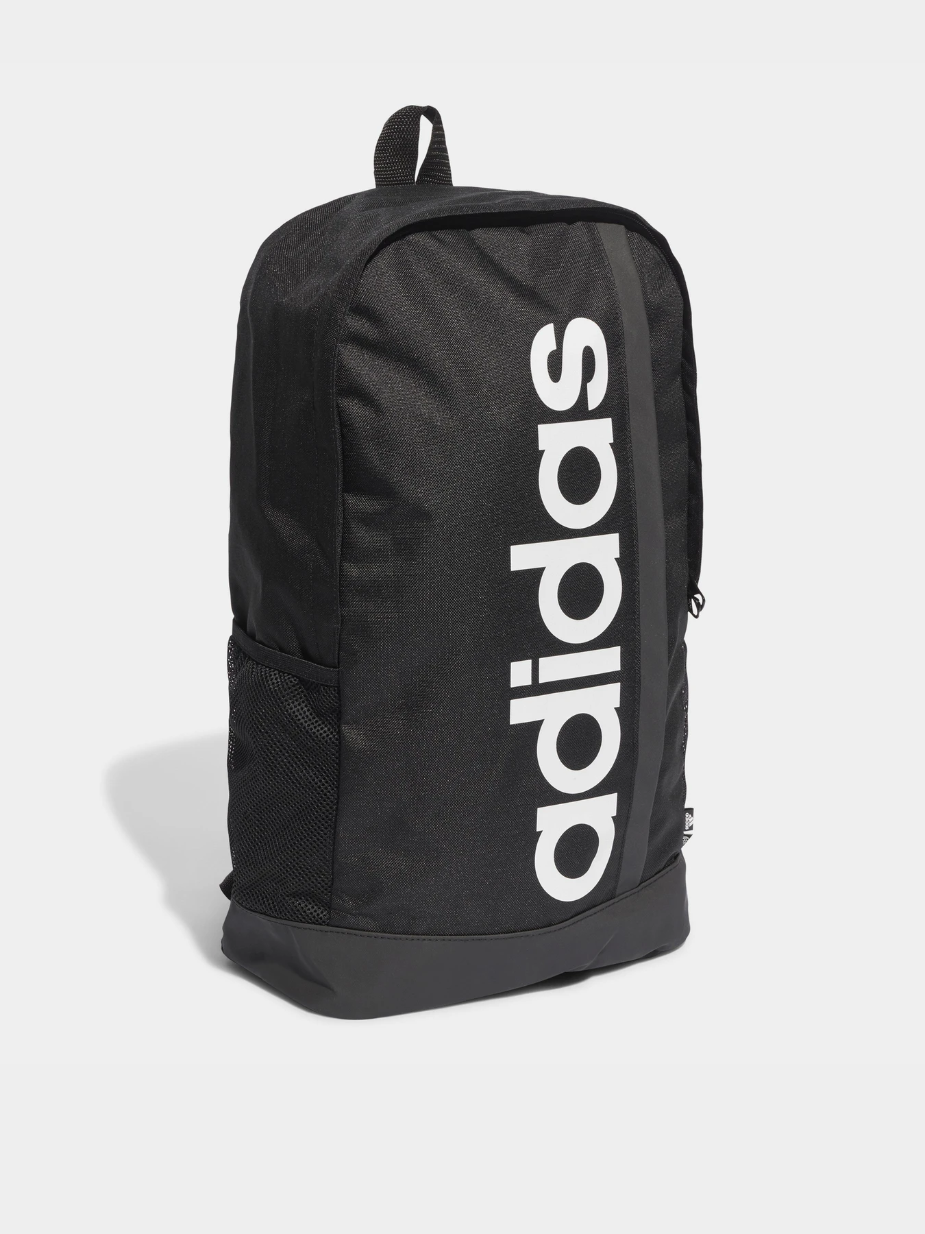 Рюкзаки Adidas LINEAR BP 22,5 L модель HT4746 Рюкзаки Adidas LINEAR BP 22,5 L модель HT4746 Фото