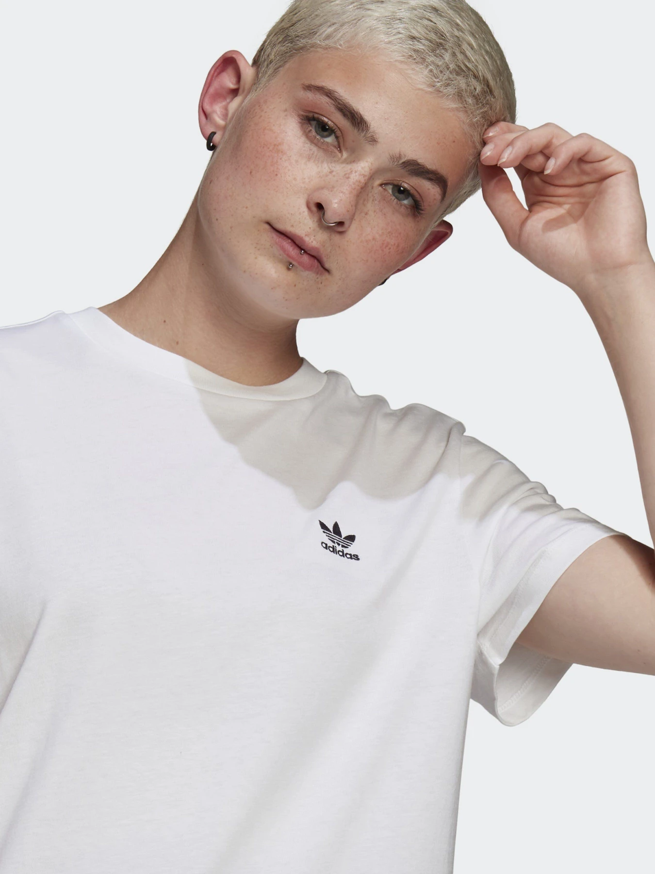 Футболки и поло Adidas LOUNGEWEAR ADICOLOR CLASSICS LOOSE модель GN2924 Фото