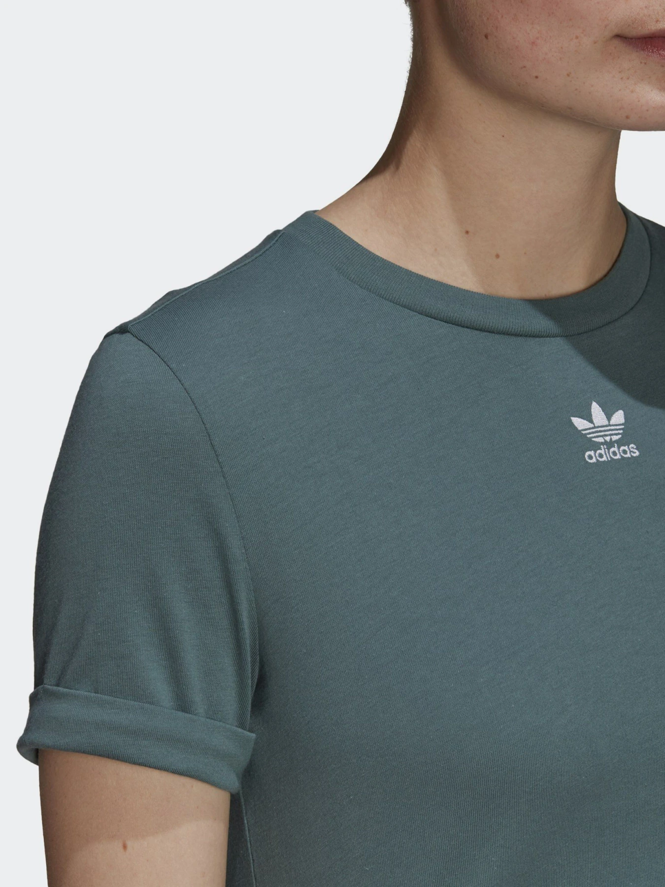 Футболки и поло Adidas ADICOLOR CLASSICS модель GN2808 Футболки и поло Adidas ADICOLOR CLASSICS модель GN2808 Фото