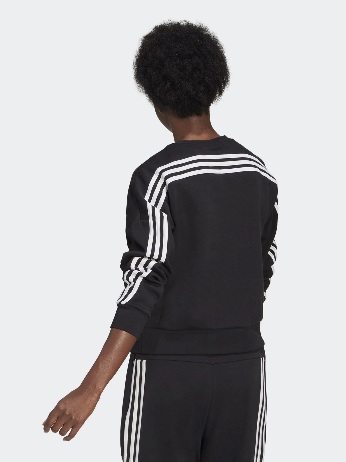 Худи и свитшоты Adidas Sportswear Wrapped 3-Stripes модель GL0343 Фото