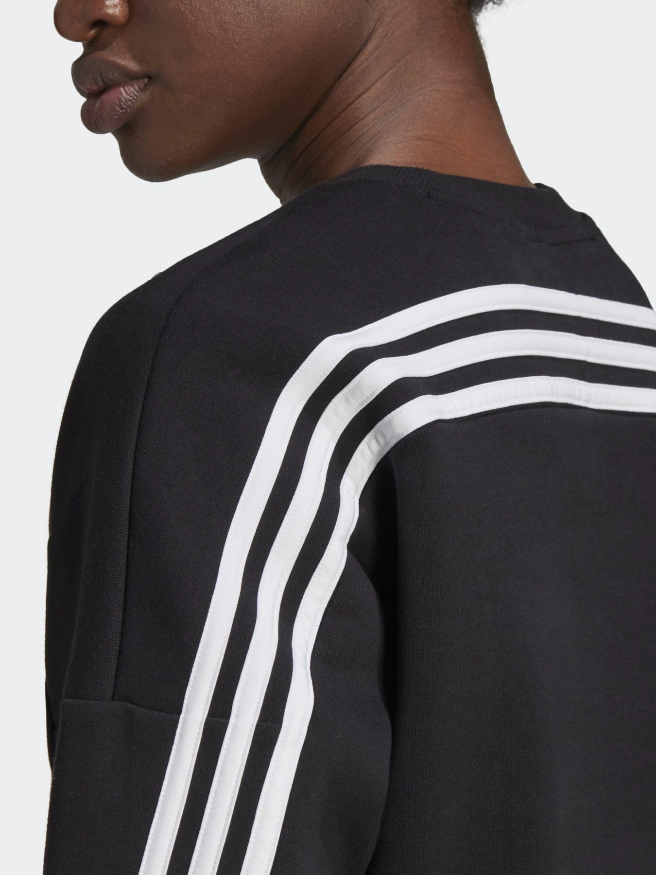 Худи и свитшоты Adidas Sportswear Wrapped 3-Stripes модель GL0343 Фото