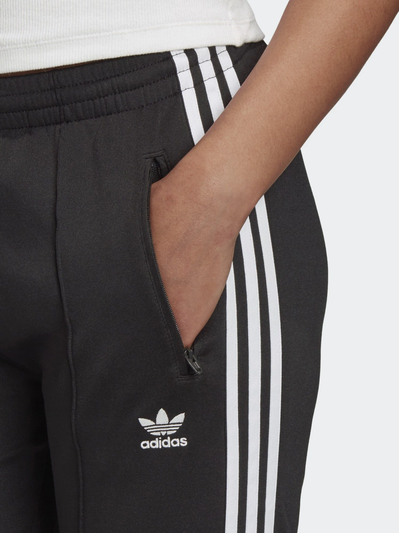 Брюки Adidas Primeblue SST Originals модель GD2361 Брюки Adidas Primeblue SST Originals модель GD2361 Фото