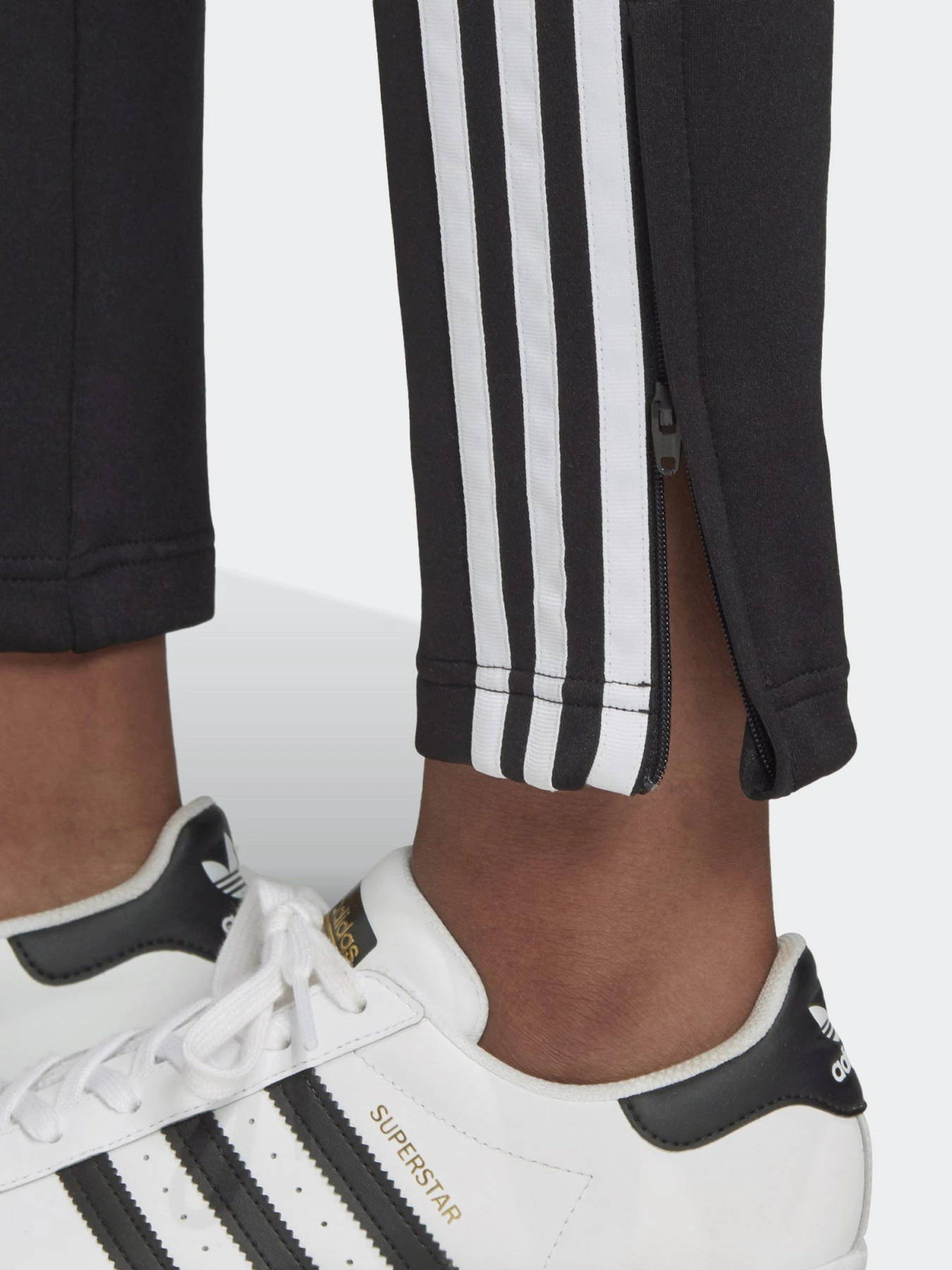Брюки Adidas Primeblue SST Originals модель GD2361 Брюки Adidas Primeblue SST Originals модель GD2361 Фото