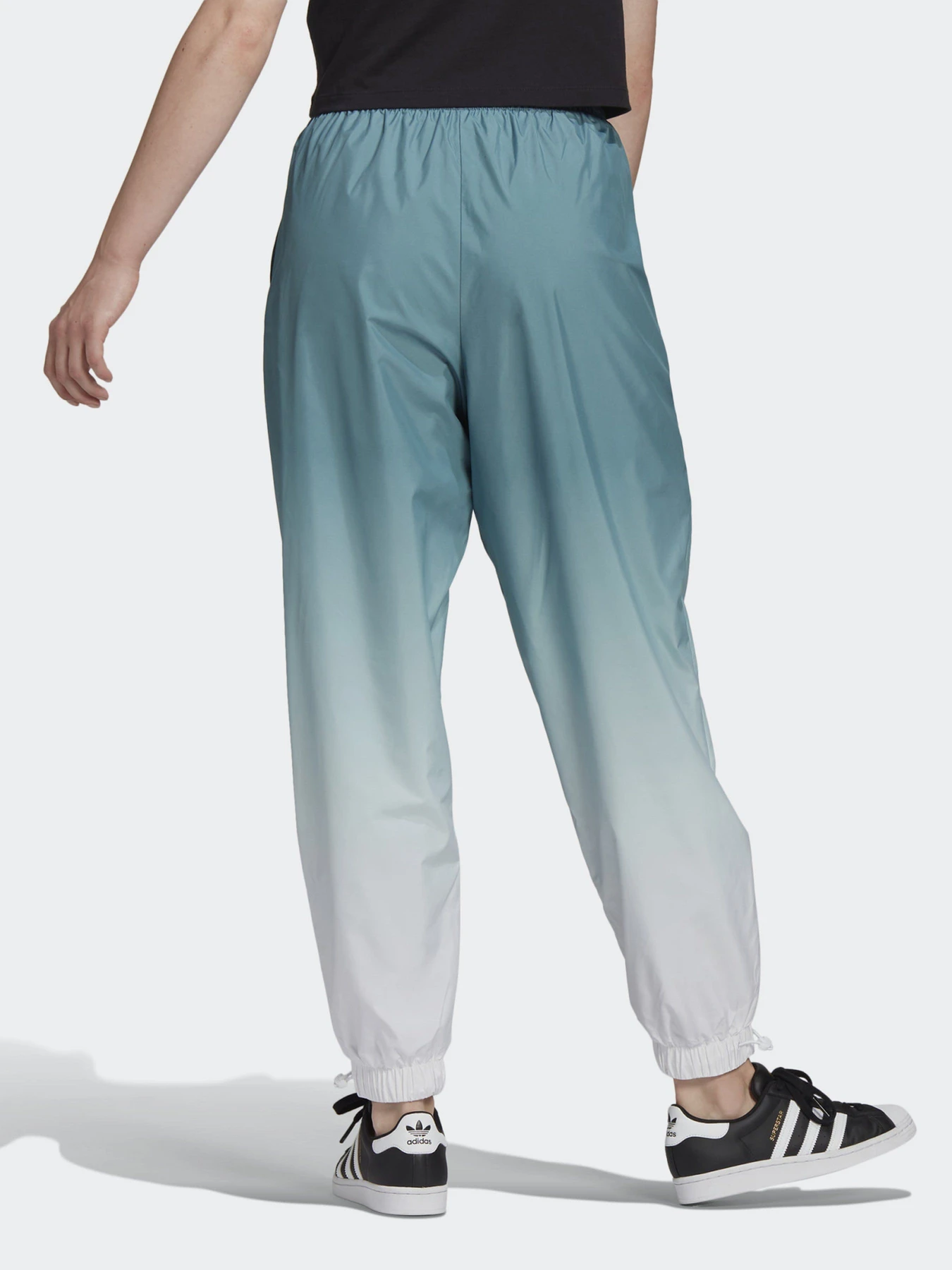 Брюки Adidas Adicolor Trefoil 3D Originals модель GN2850 Брюки Adidas Adicolor Trefoil 3D Originals модель GN2850 Фото