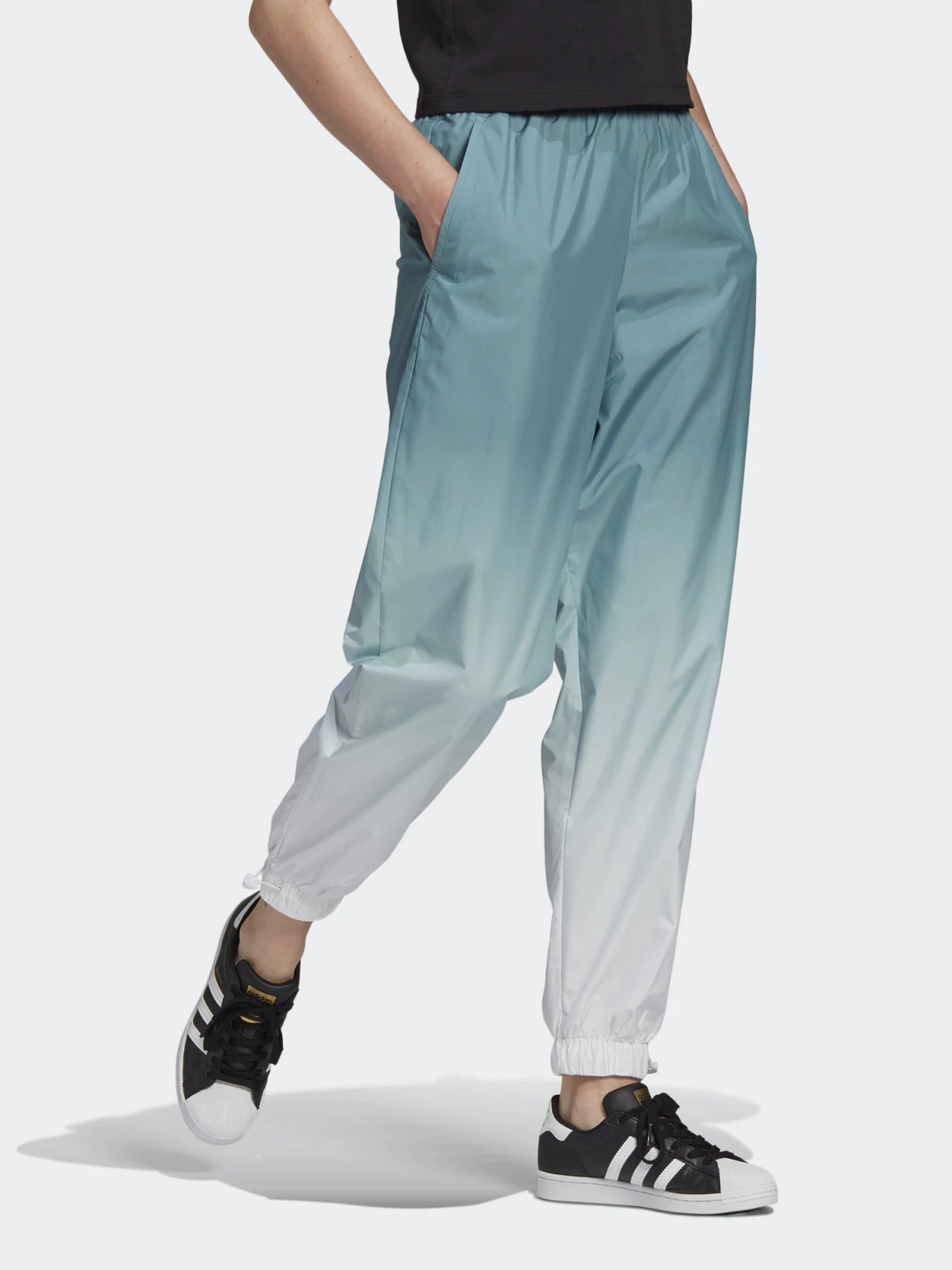 Брюки Adidas Adicolor Trefoil 3D Originals модель GN2850 Брюки Adidas Adicolor Trefoil 3D Originals модель GN2850 Фото