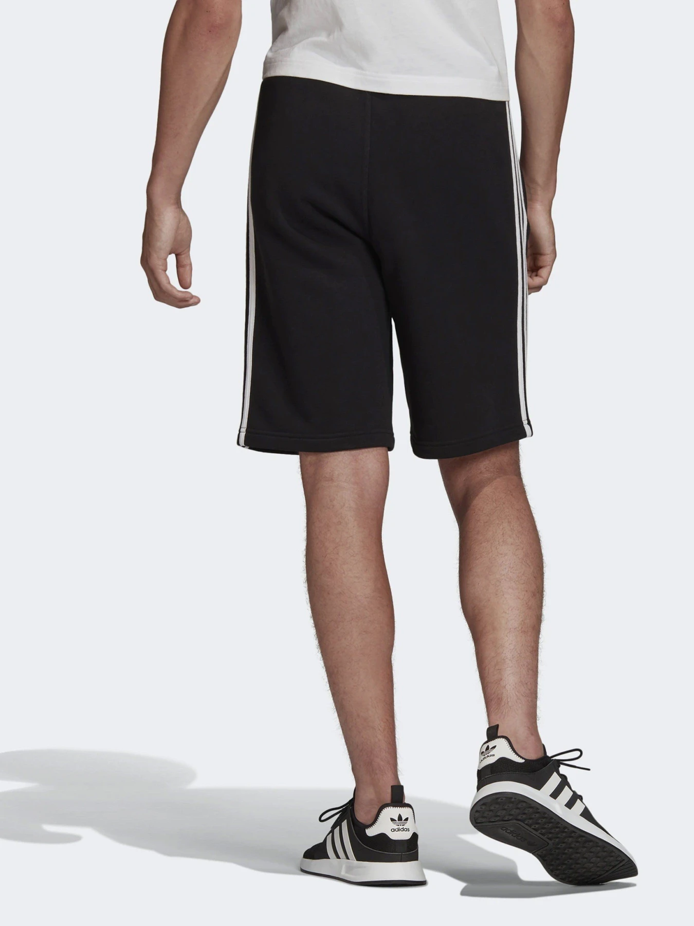 Шорты Adidas 3-Stripes Originals модель DH5798 Шорты Adidas 3-Stripes Originals модель DH5798 Фото