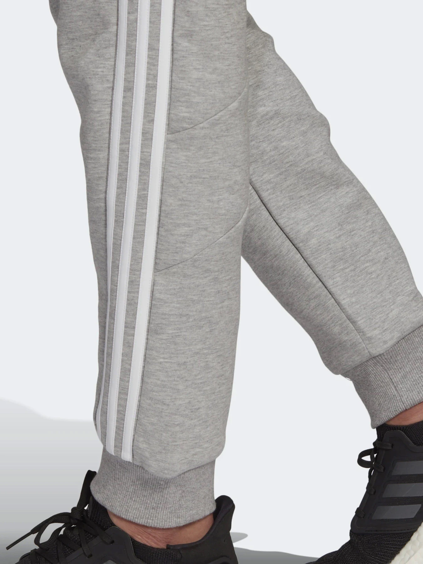 Брюки Adidas SPORTSWEAR 3-STRIPES модель GM6460 Брюки Adidas SPORTSWEAR 3-STRIPES модель GM6460 Фото