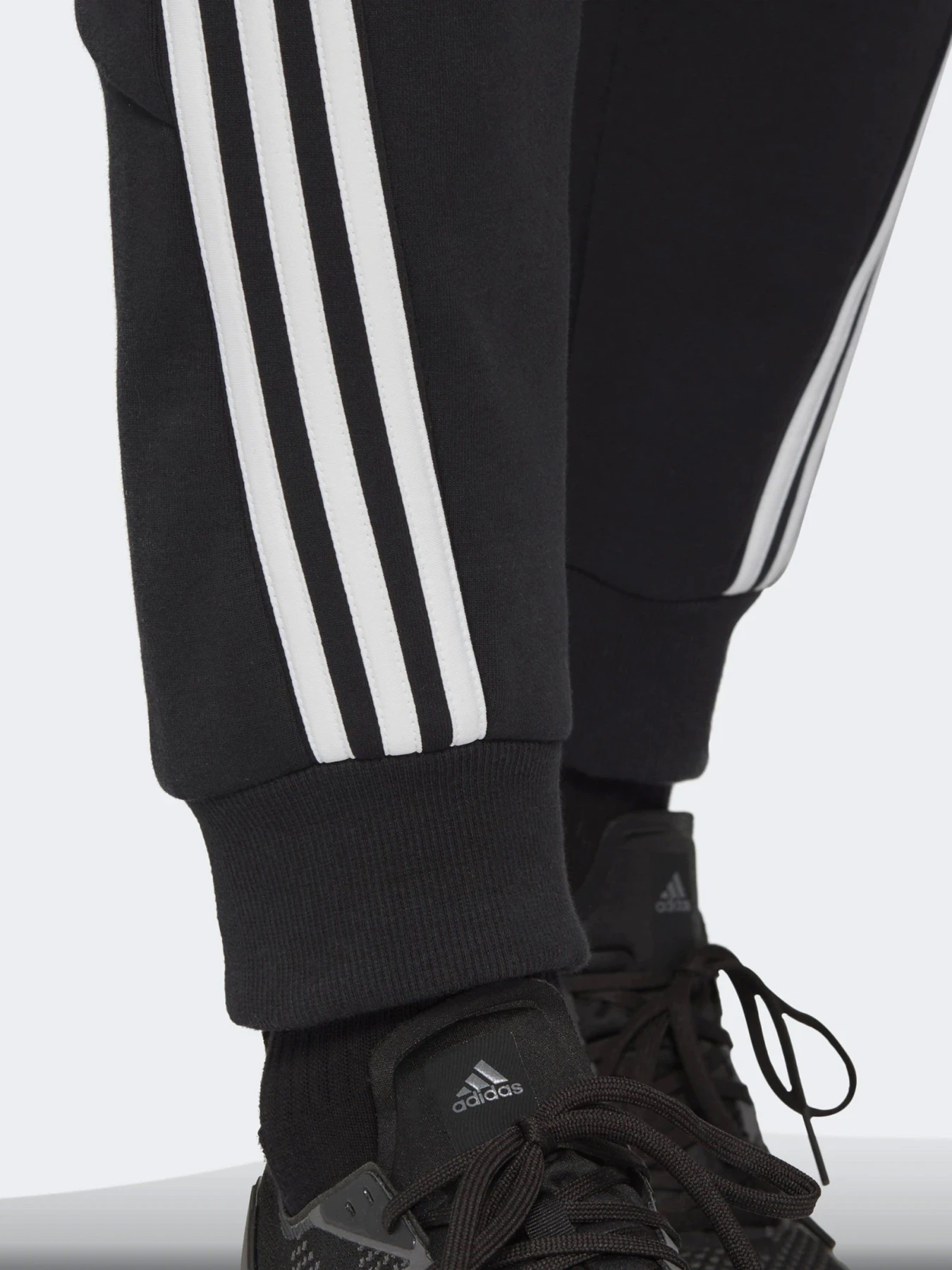 Брюки Adidas SPORTSWEAR 3-STRIPES модель GM6462 Фото