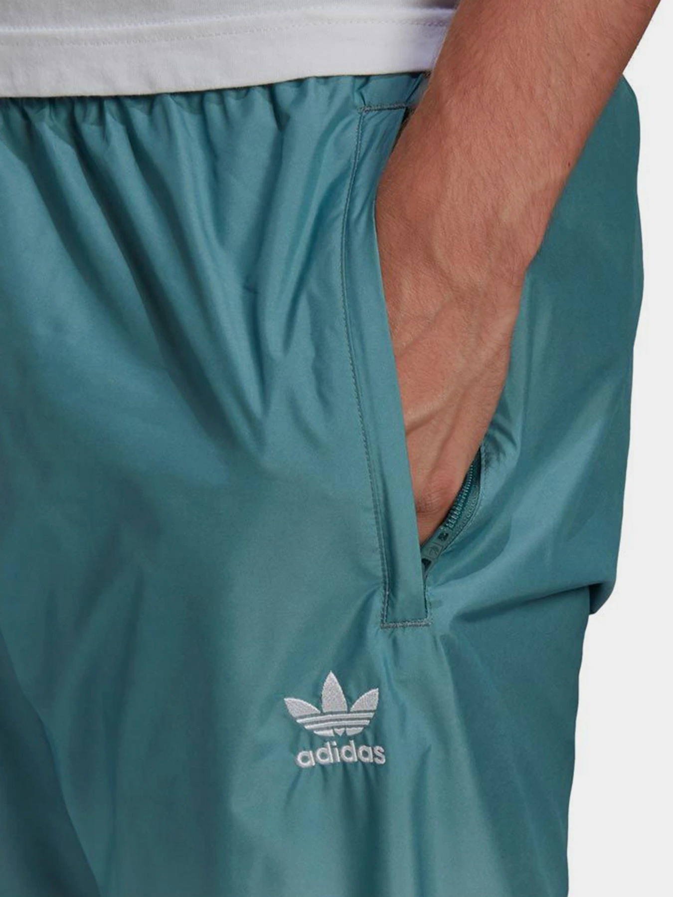 Брюки Adidas ADICOLOR 3D TREFOIL 3-STRIPES OMBRÉ модель GN3587 Брюки Adidas ADICOLOR 3D TREFOIL 3-STRIPES OMBRÉ модель GN3587 Фото