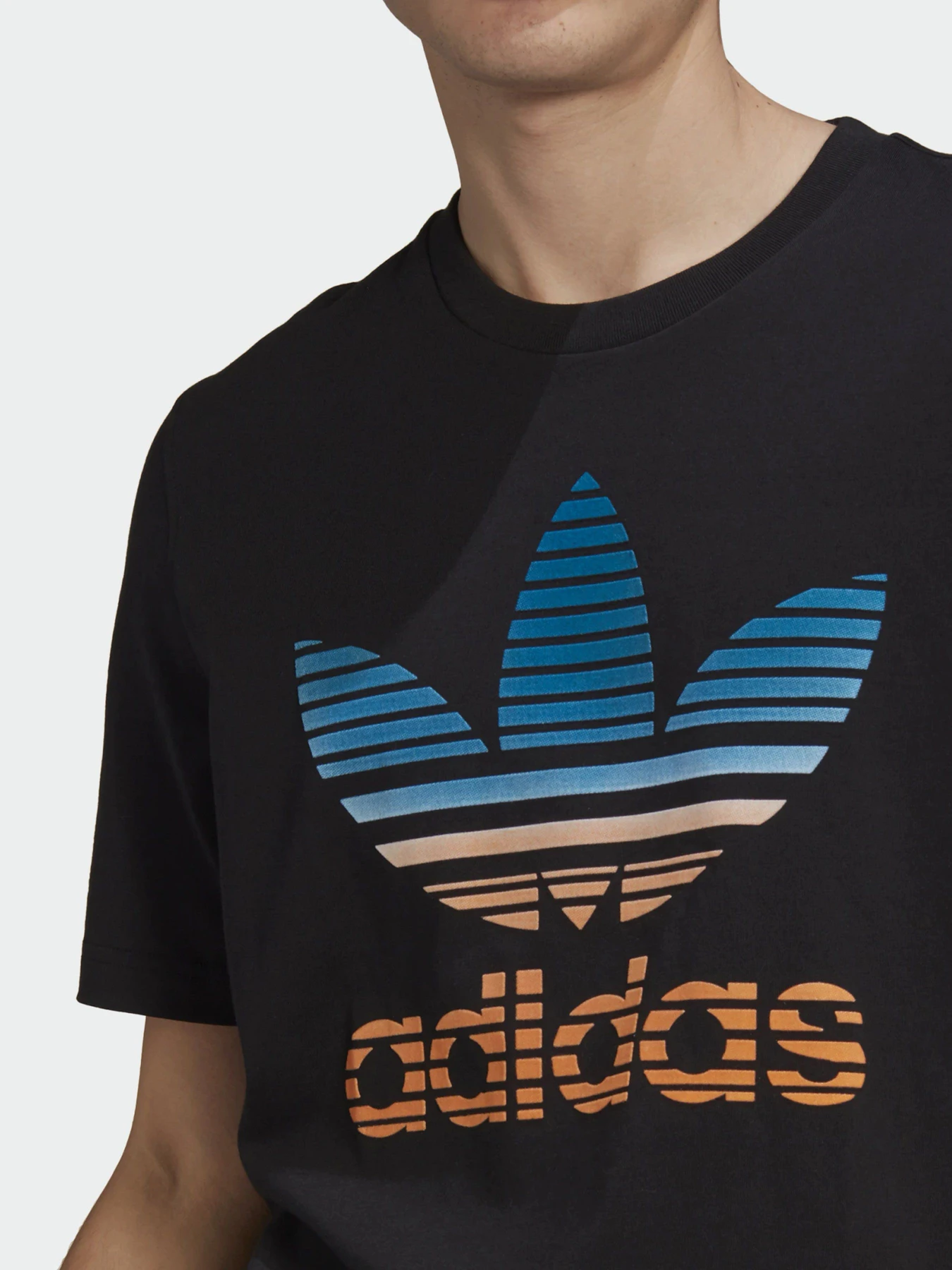 Футболки і поло Adidas TREFOIL OMBRÉ модель GP0166 Футболки і поло Adidas TREFOIL OMBRÉ модель GP0166 Фото