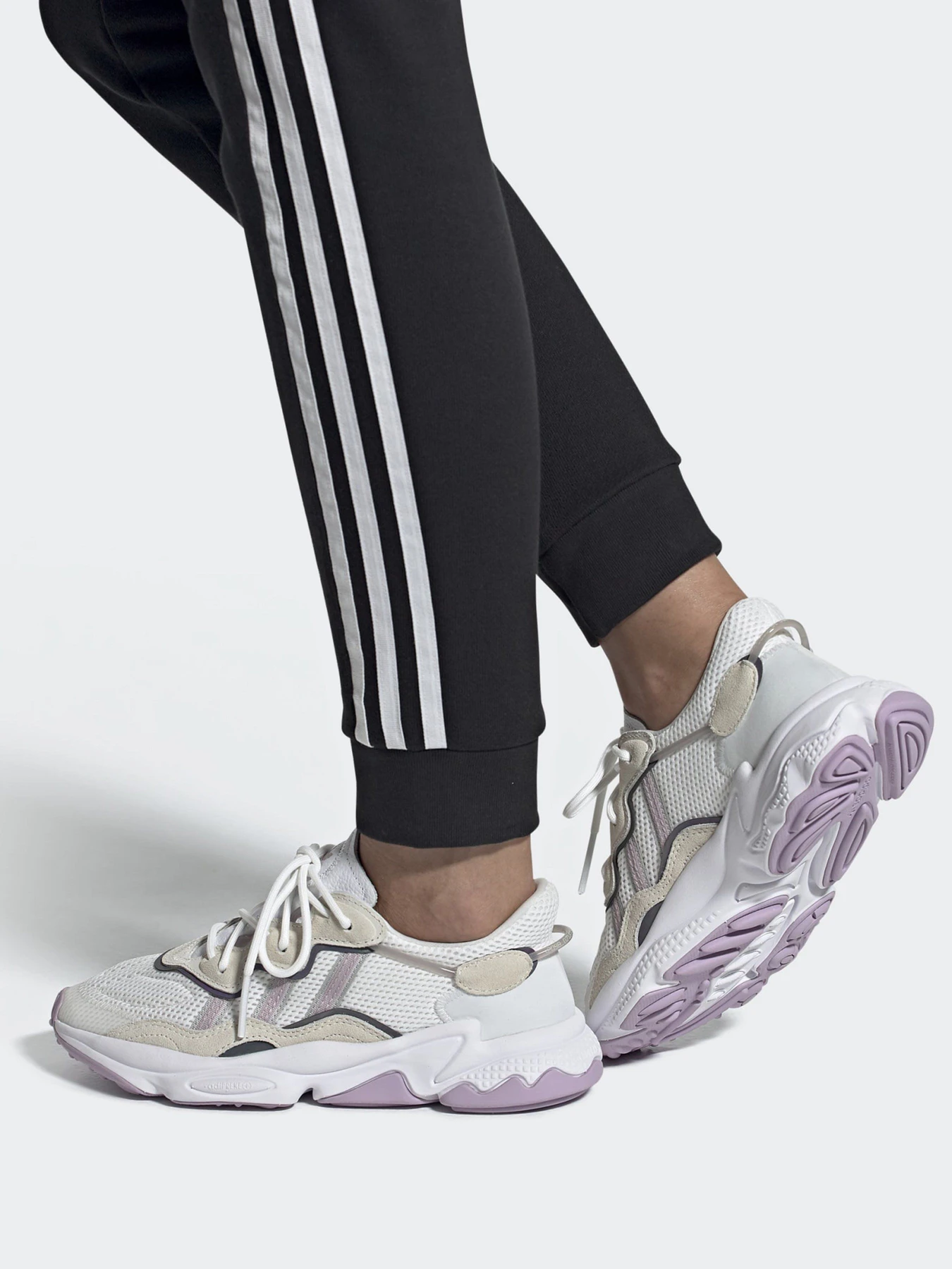 Кросівки Adidas OZWEEGO Originals модель EG9204 Кросівки Adidas OZWEEGO Originals модель EG9204 Фото