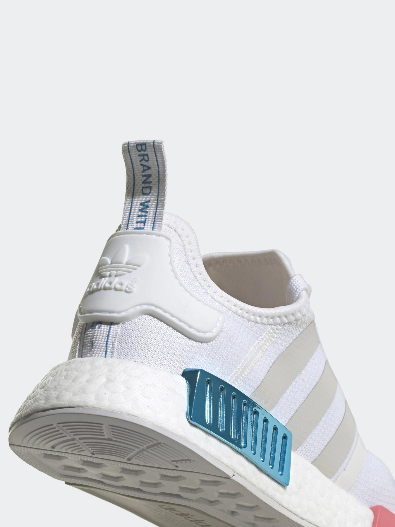Кросівки Adidas NMD_R1 Originals модель FX7074 Кросівки Adidas NMD_R1 Originals модель FX7074 Фото