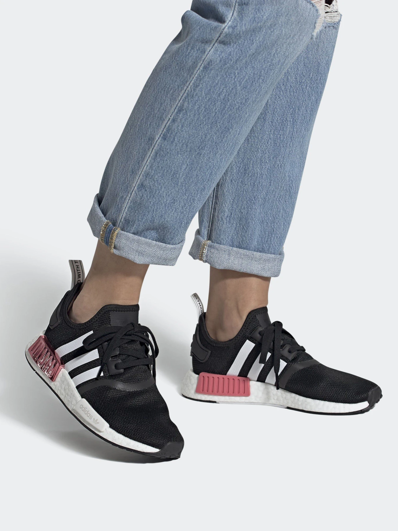 Кросівки Adidas NMD_R1 Originals модель FY3771 Кросівки Adidas NMD_R1 Originals модель FY3771 Фото
