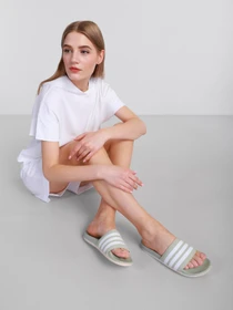 Шлёпанцы Adidas ADILETTE COMFORT модель FY7846 Фото