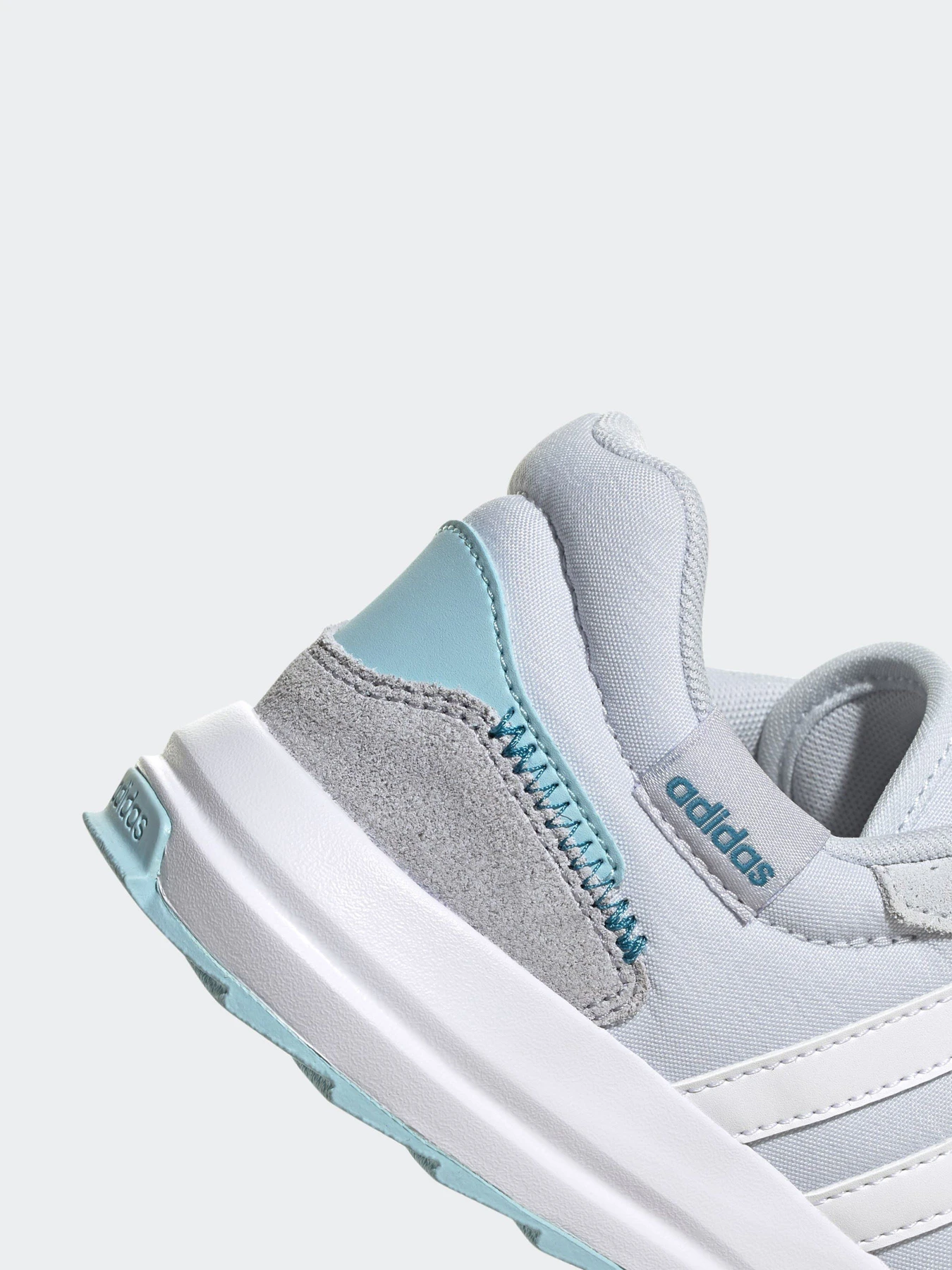 Кроссовки Adidas Retrorun модель FZ2217 Фото