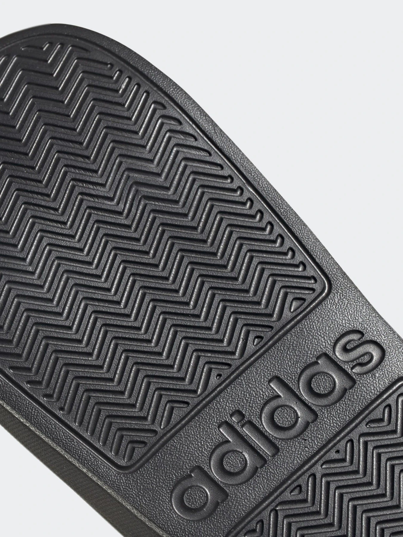 Шлёпанцы Adidas Adilette Sportswear модель F34770 Шлёпанцы Adidas Adilette Sportswear модель F34770 Фото
