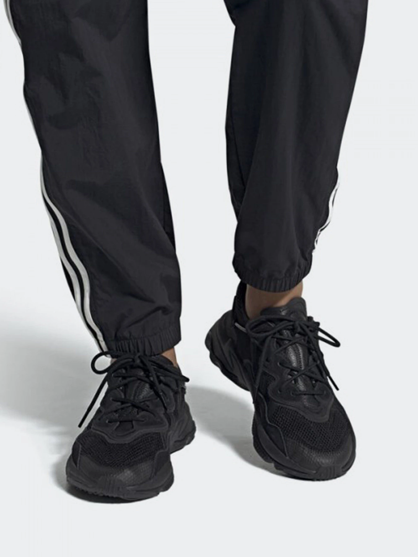 Кросівки Adidas OZWEEGO модель EE6999 Кросівки Adidas OZWEEGO модель EE6999 Фото