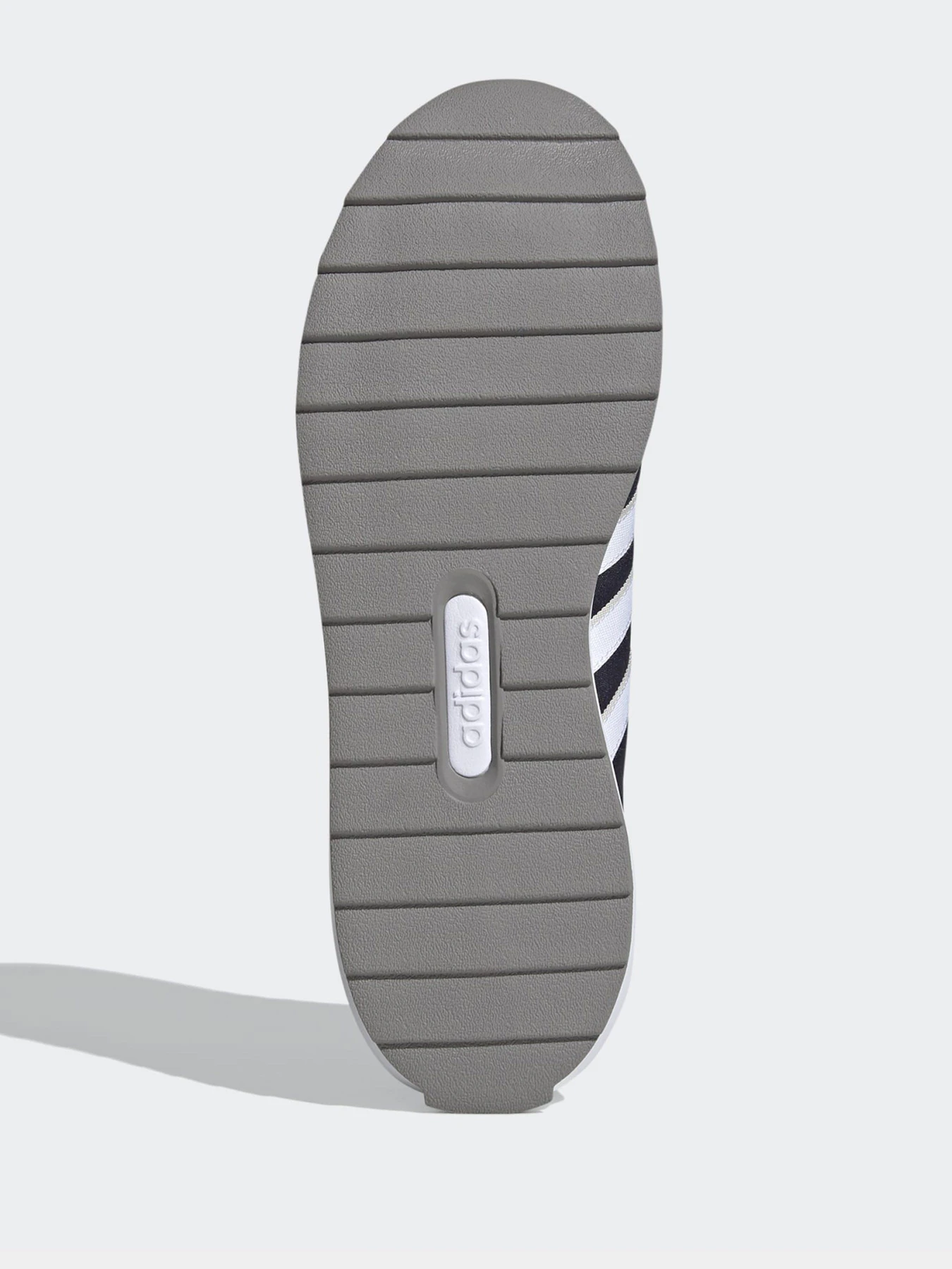 Кроссовки Adidas RETRORUN модель FV7033 Кроссовки Adidas RETRORUN модель FV7033 Фото