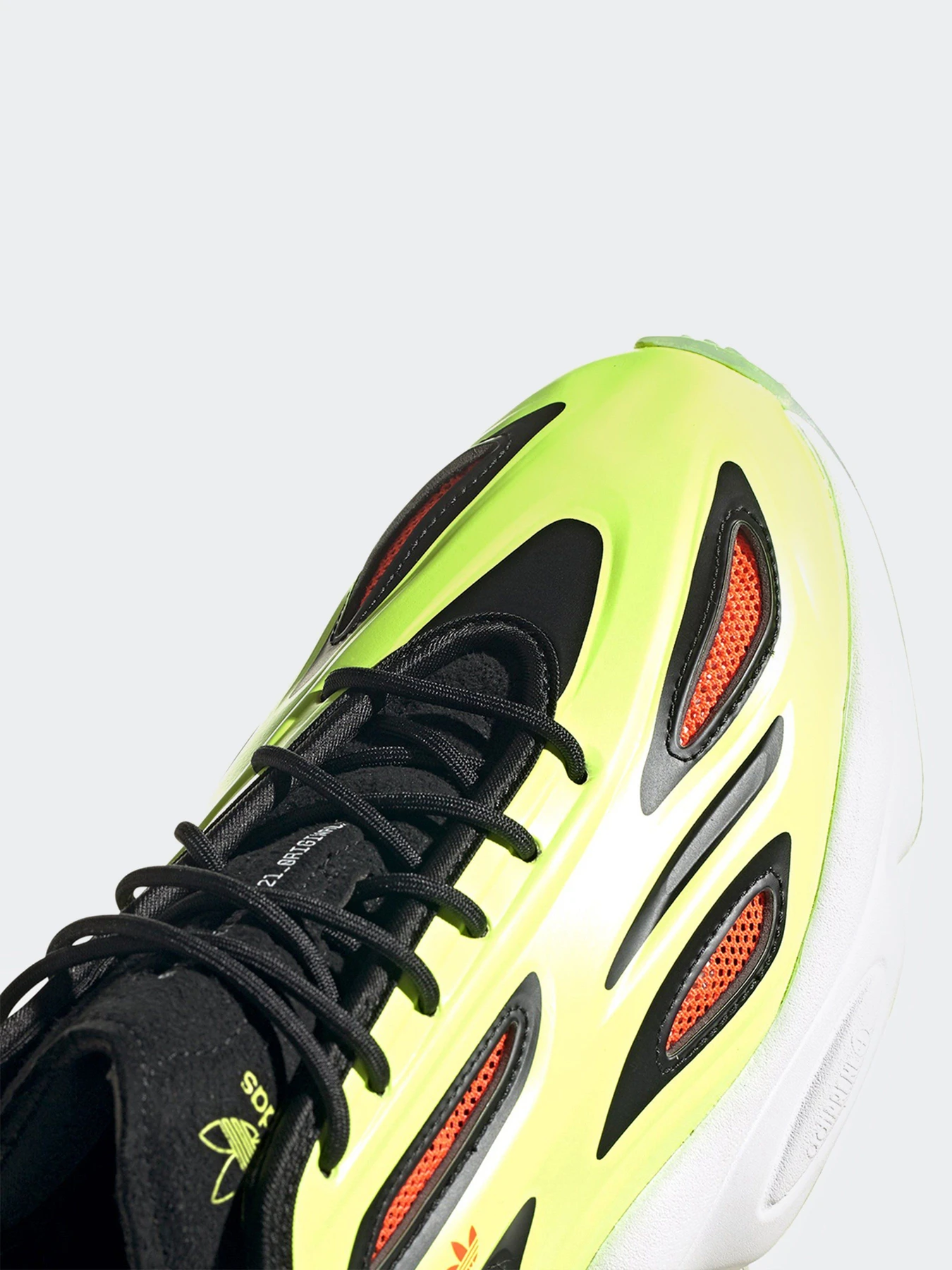 Кроссовки Adidas Ozweego Celox модель H68622 Фото