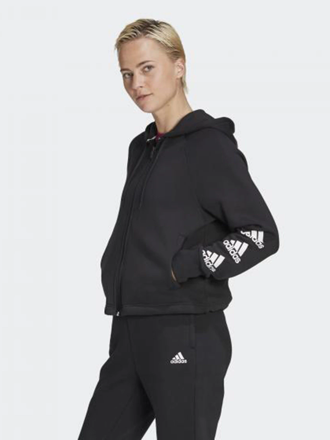 Худи и свитшоты Adidas Stacked Logo Performance модель GC6919 Худи и свитшоты Adidas Stacked Logo Performance модель GC6919 Фото