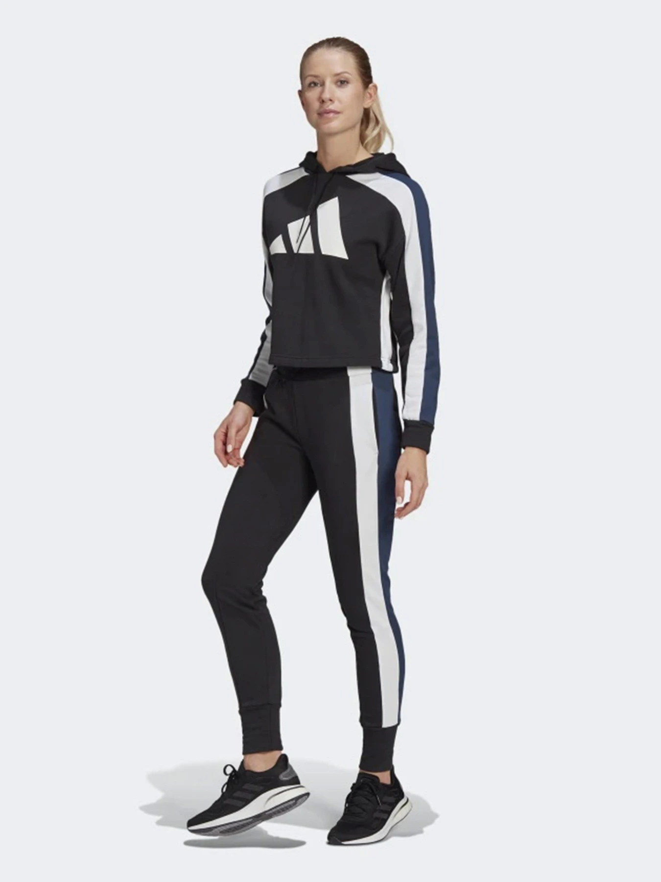 Костюмы Adidas SPORTSWEAR BADGE OF SPORT модель GL9482 Фото