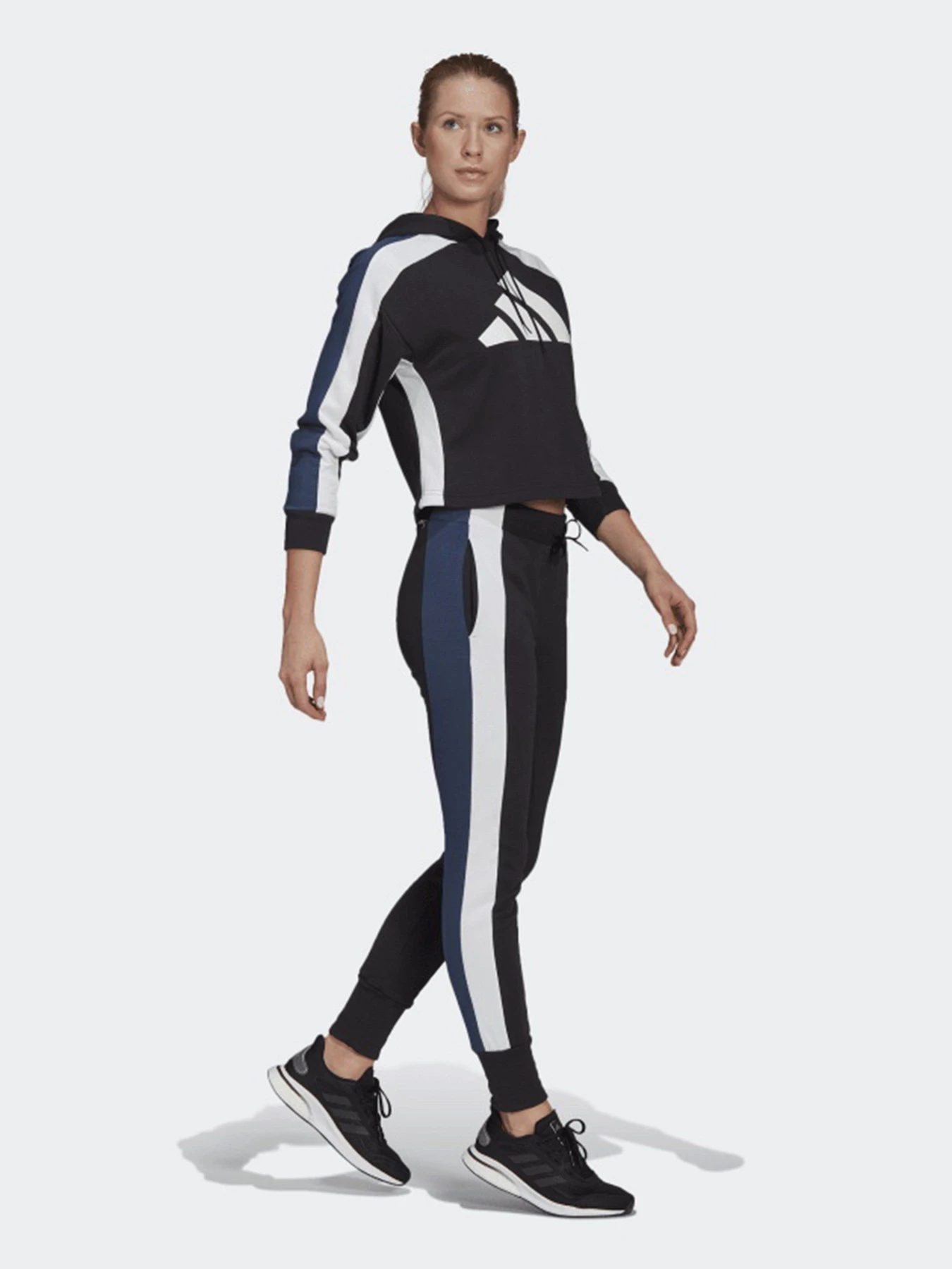 Костюмы Adidas SPORTSWEAR BADGE OF SPORT модель GL9482 Фото