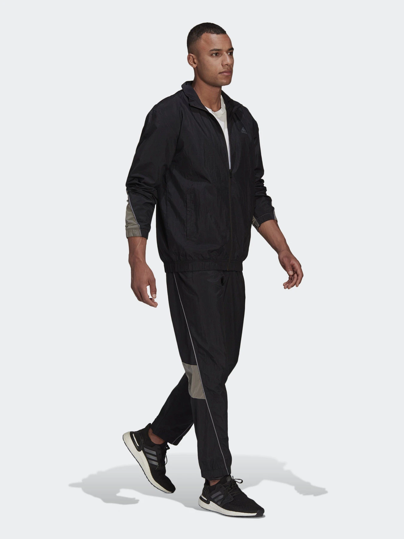 Костюмы Adidas SPORTSWEAR Z.N.E. модель GT3090 Фото