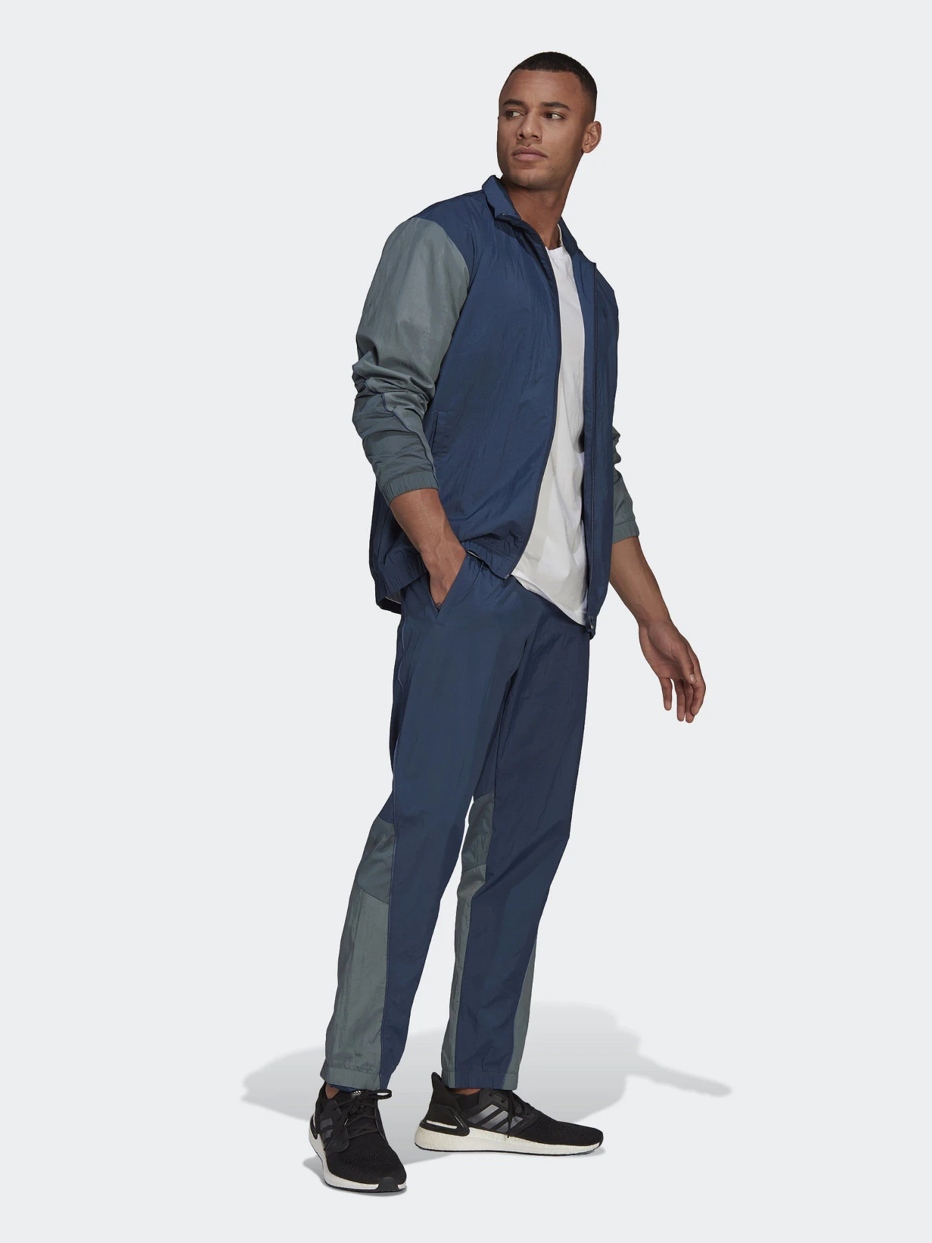 Костюмы Adidas SPORTSWEAR Z.N.E. модель GT3091 Костюмы Adidas SPORTSWEAR Z.N.E. модель GT3091 Фото