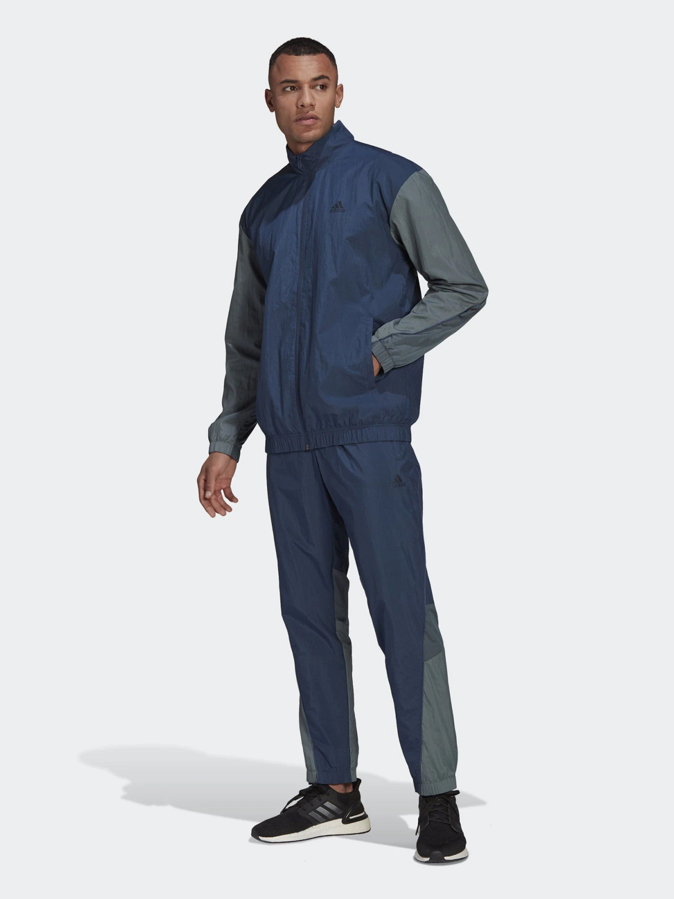 Костюмы Adidas SPORTSWEAR Z.N.E. модель GT3091 Костюмы Adidas SPORTSWEAR Z.N.E. модель GT3091 Фото