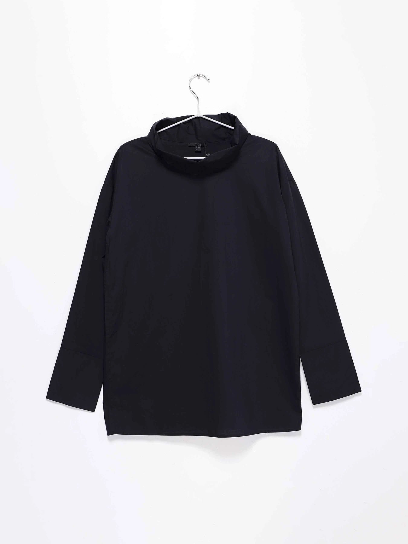 Сорочки COS модель 0562517_чорний Сорочки COS модель 0562517_чорний Фото