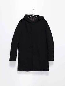 Куртки и дубленки COS модель 0237403_чорний Фото