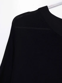Светри та кардигани COS модель 0586373_чорний Фото
