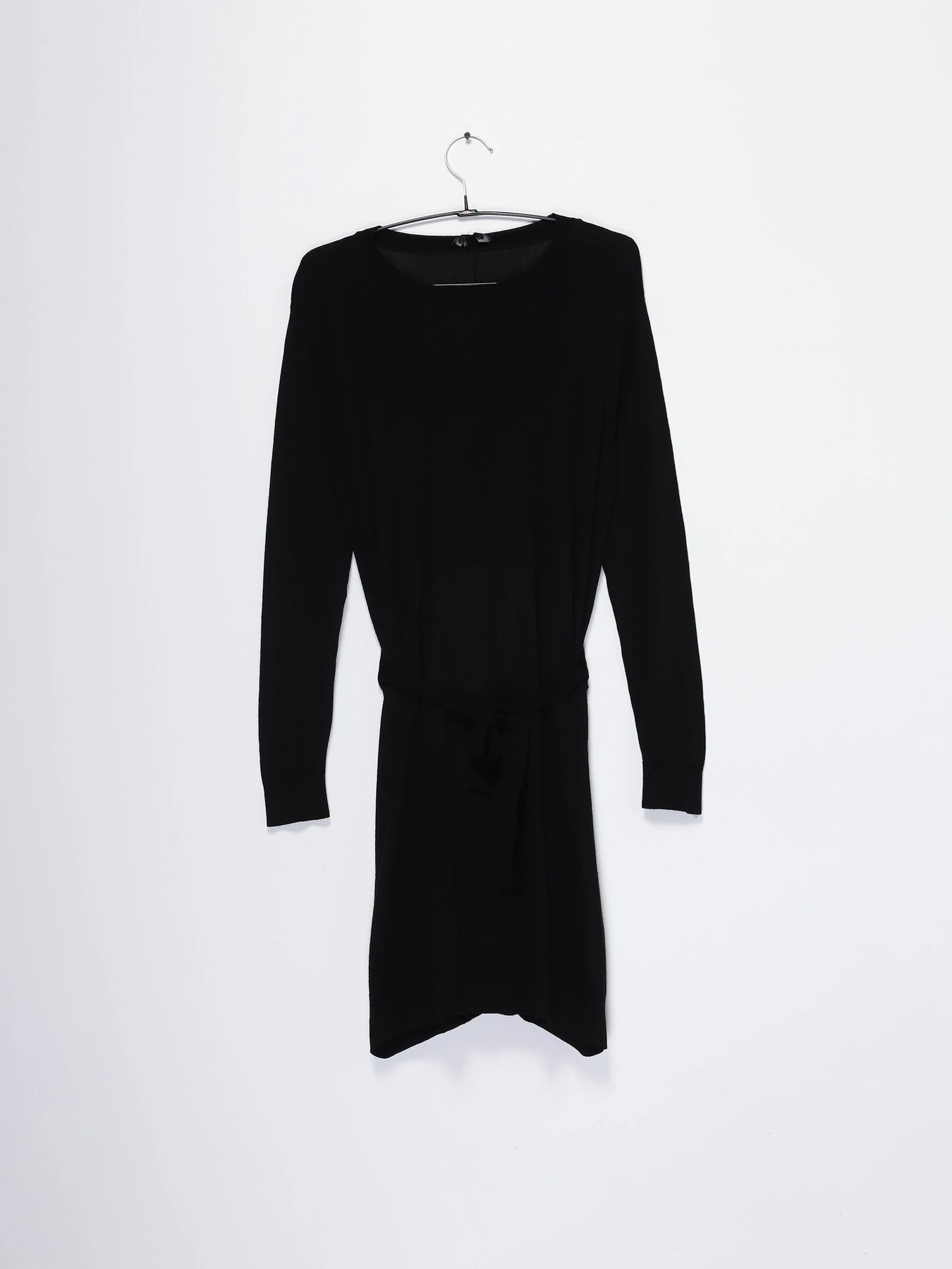 Сукні COS модель 0259091_чорний Сукні COS модель 0259091_чорний Фото