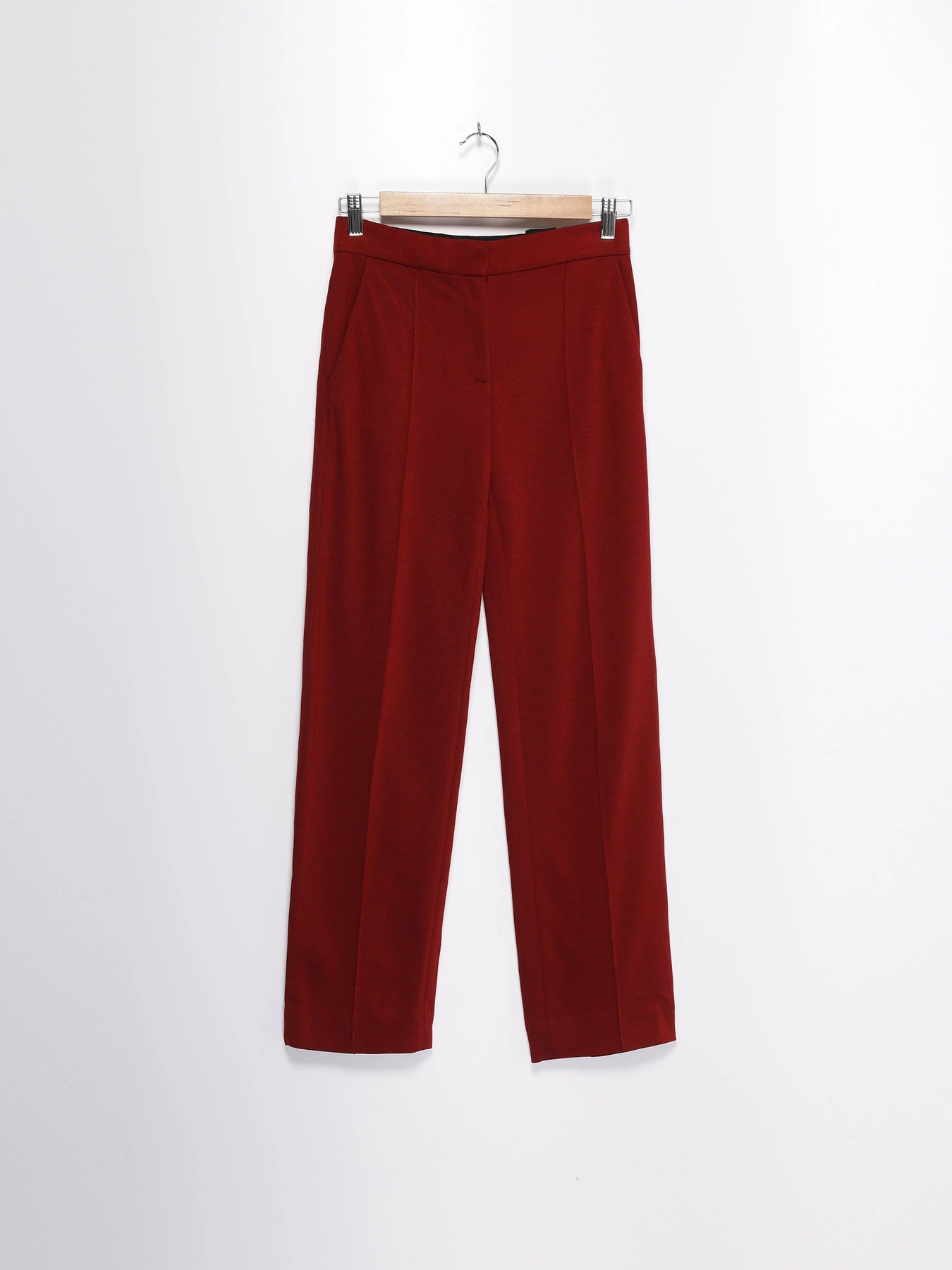 Брюки COS модель 0462758_червоний Брюки COS модель 0462758_червоний Фото