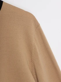 Светри та кардигани COS модель 0468207_бежевий з чорним Фото