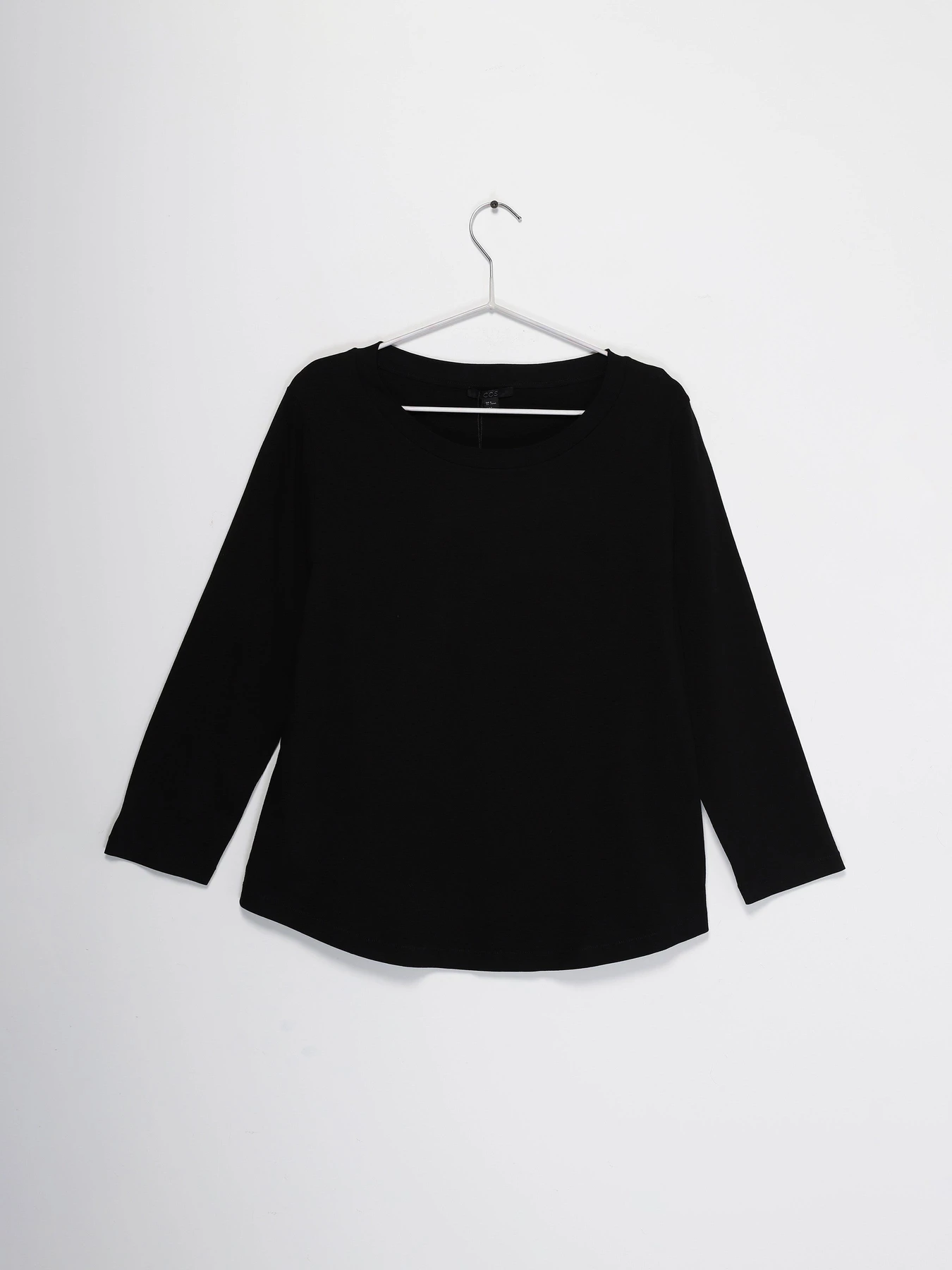 Светри та кардигани COS модель 0142974_чорний Светри та кардигани COS модель 0142974_чорний Фото